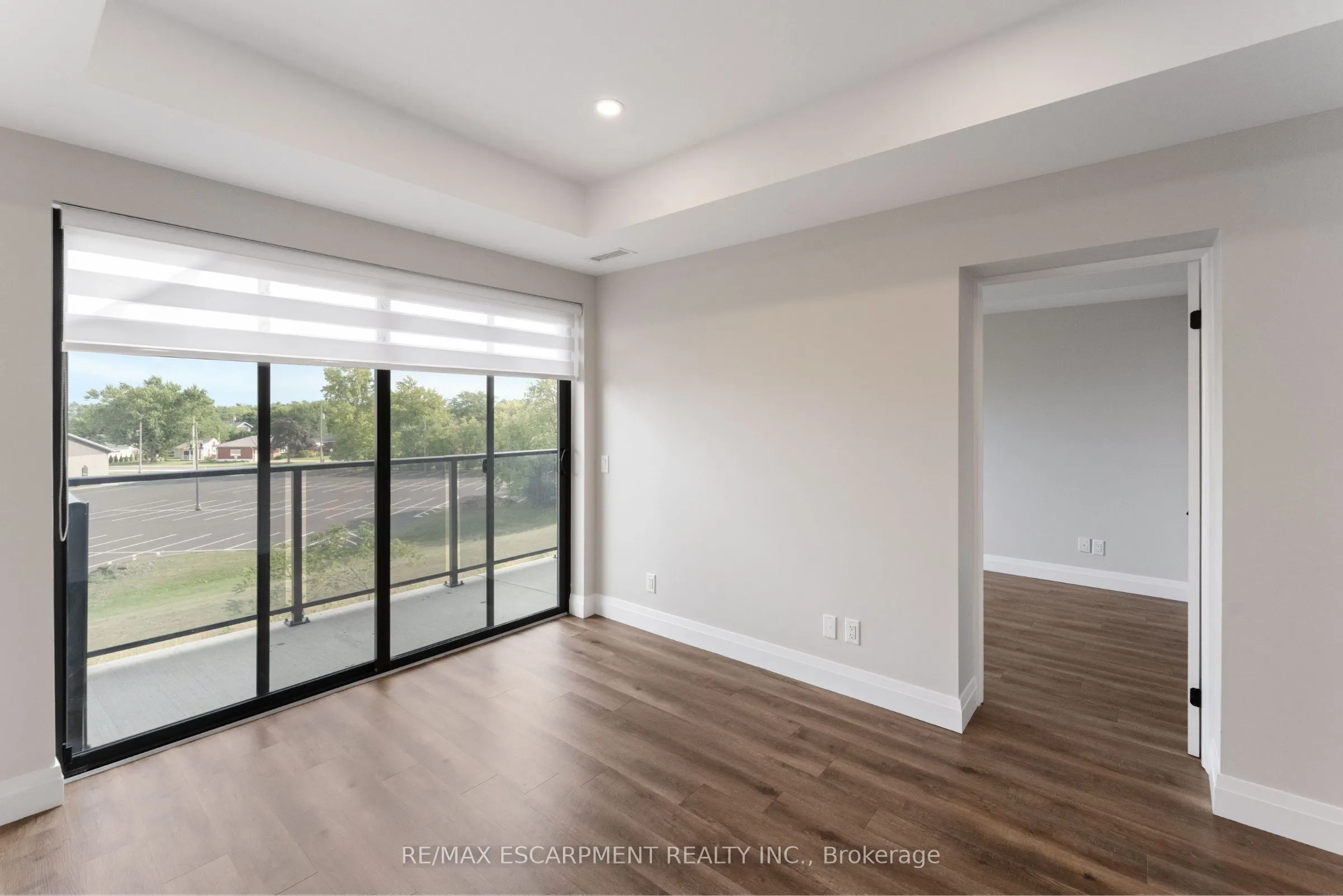 64 MAIN Street N, #303