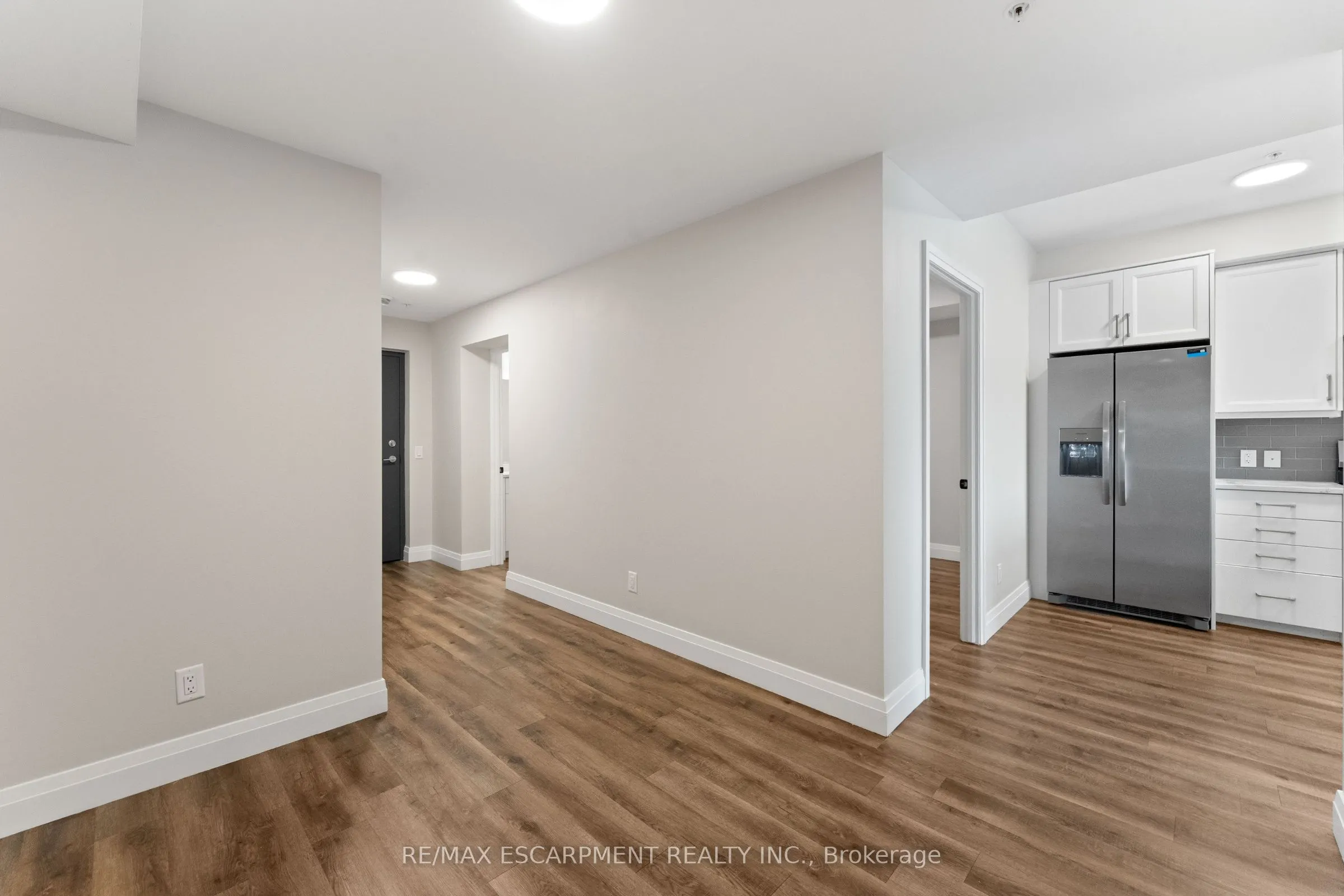 64 MAIN Street N, #303