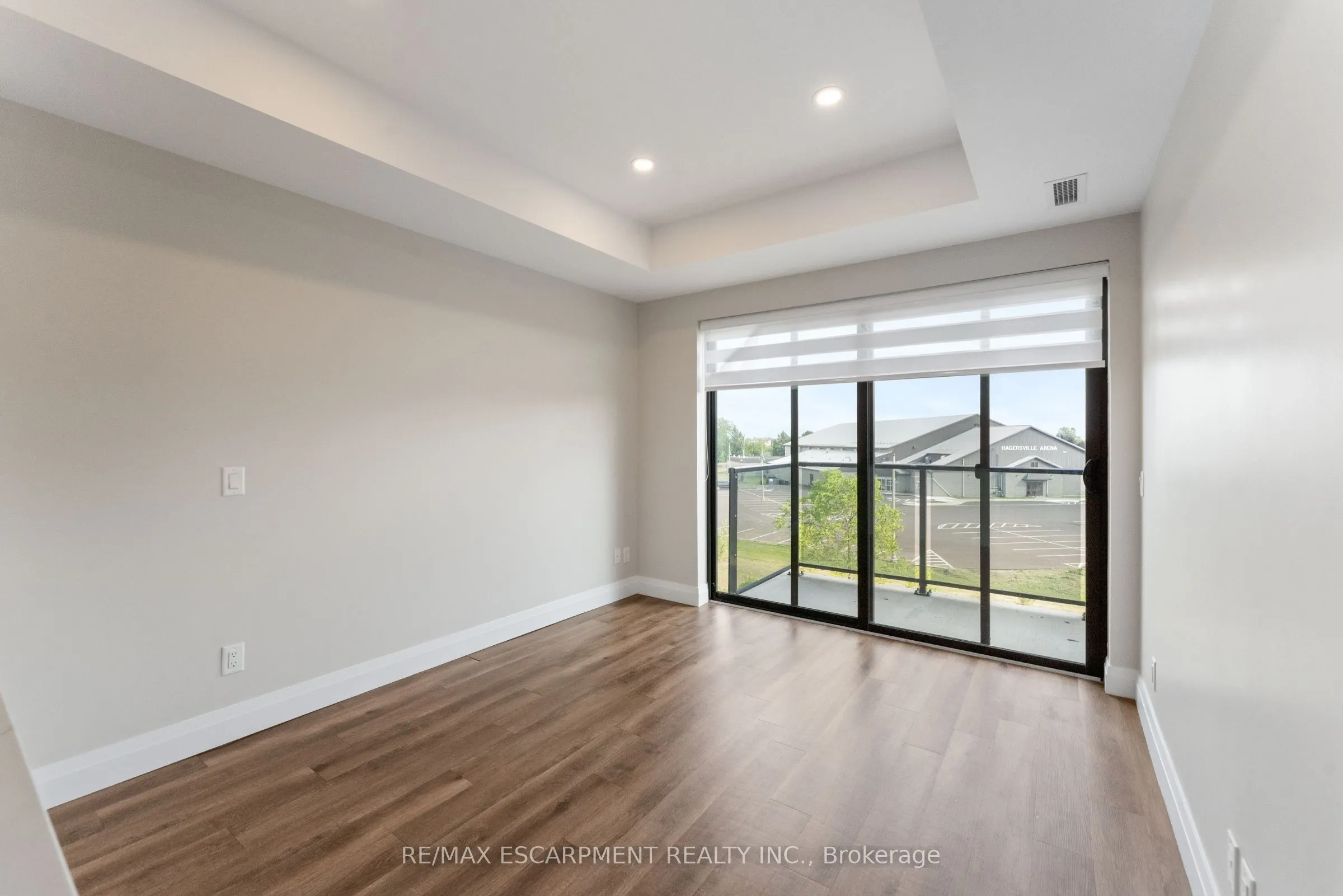 64 MAIN Street N, #303