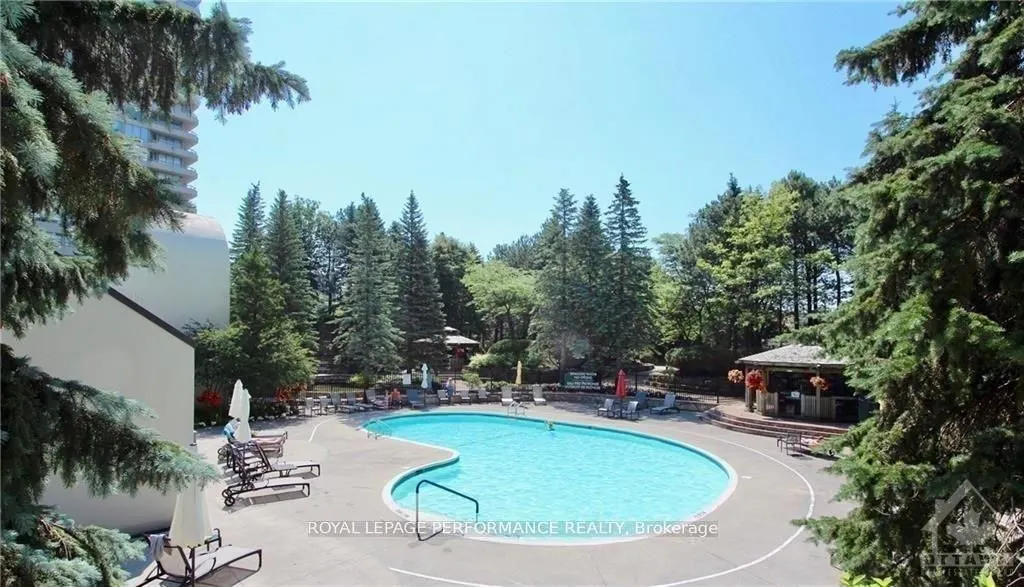 1500 Riverside Drive, #407