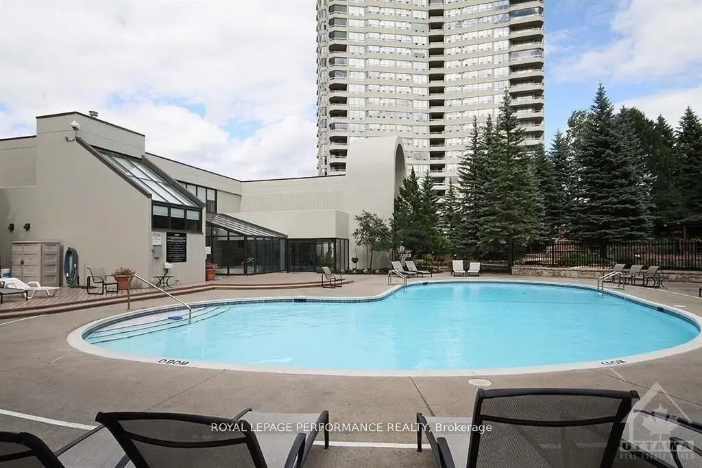 1500 Riverside Drive, #407