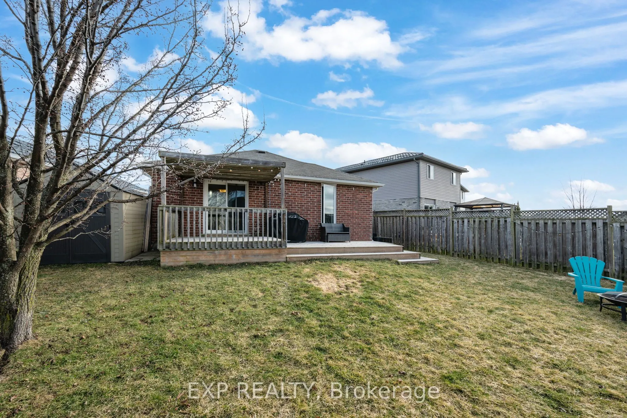 1852 BLOOM Crescent