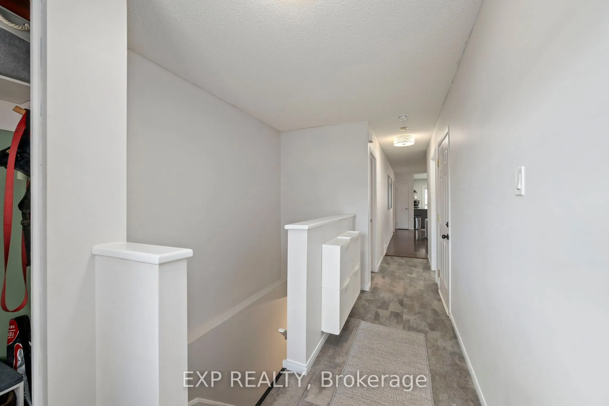 1852 BLOOM Crescent