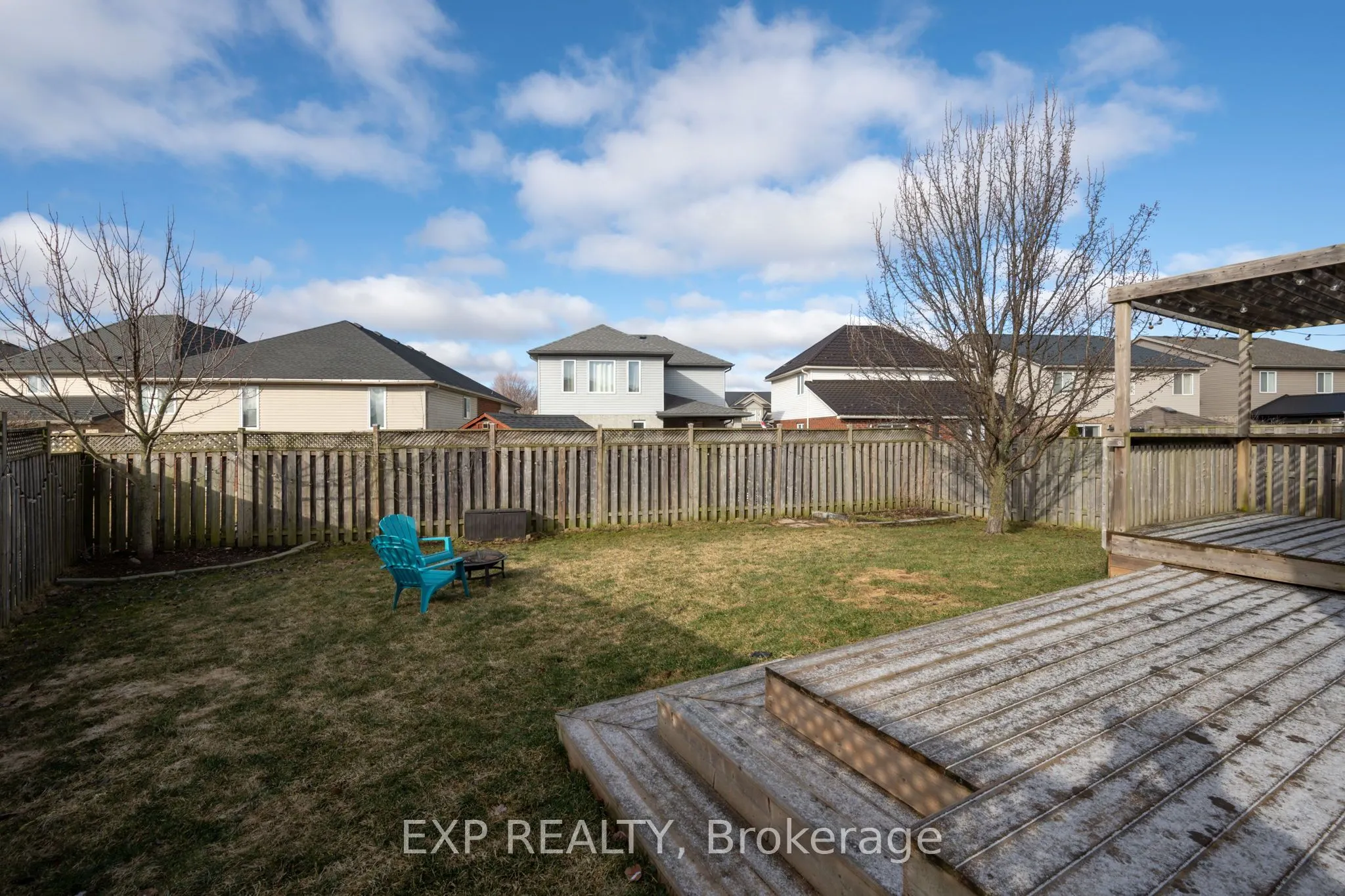 1852 BLOOM Crescent