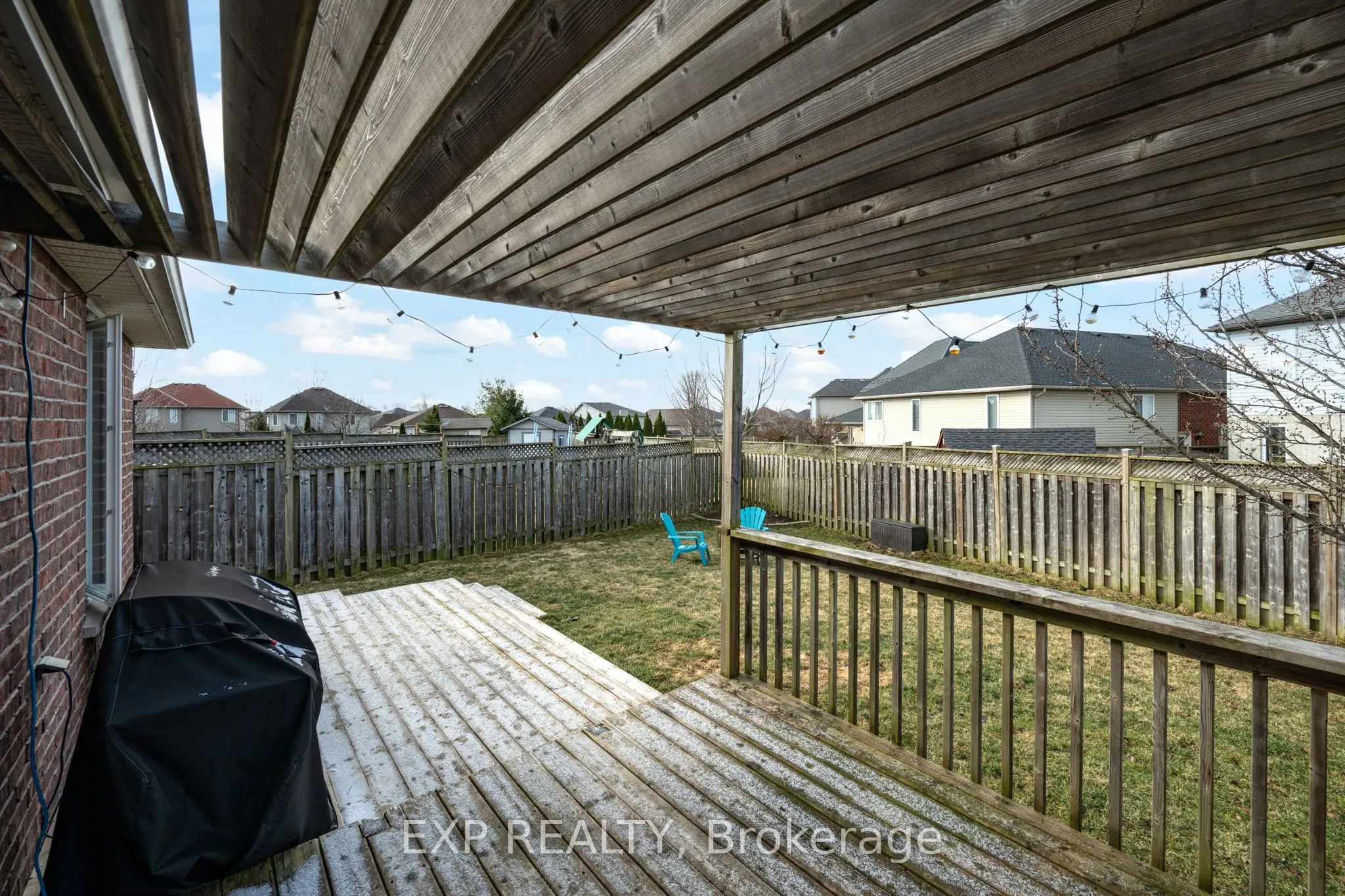 1852 BLOOM Crescent