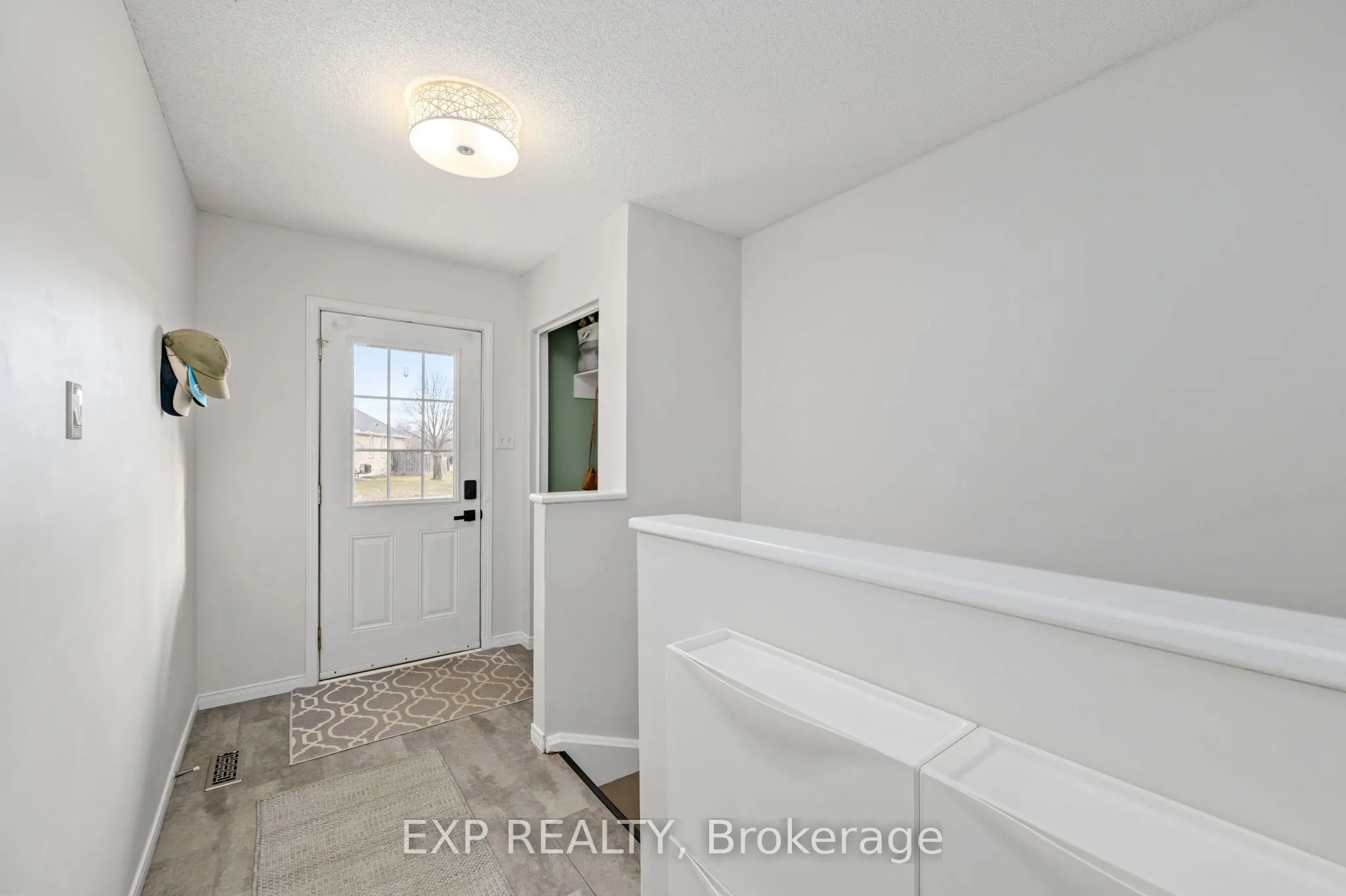 1852 BLOOM Crescent