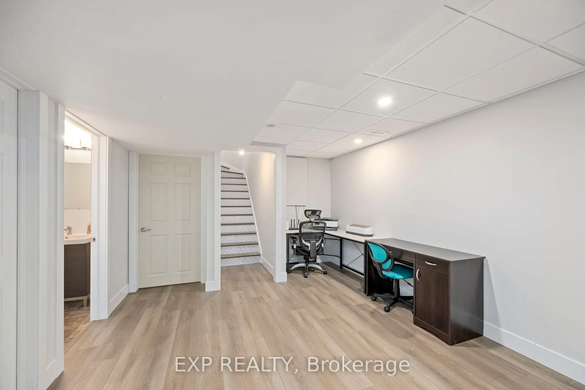 1852 BLOOM Crescent