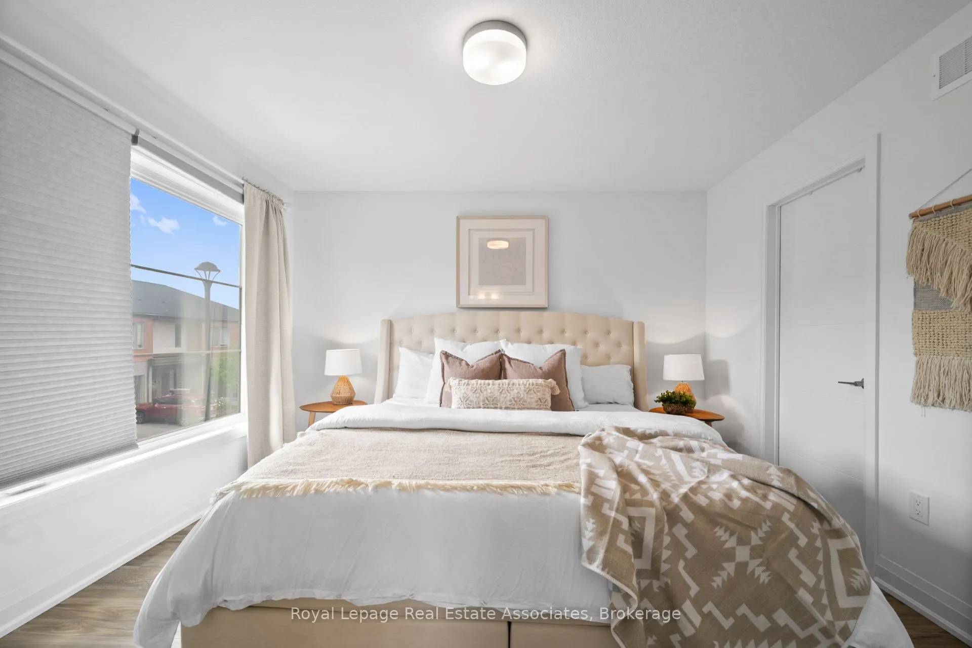 26 Steele Crescent, #24