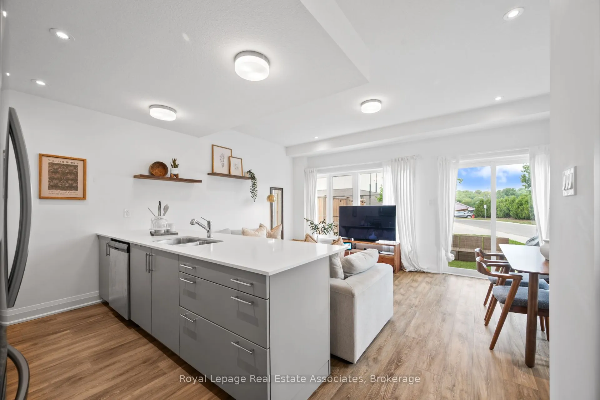26 Steele Crescent, #24