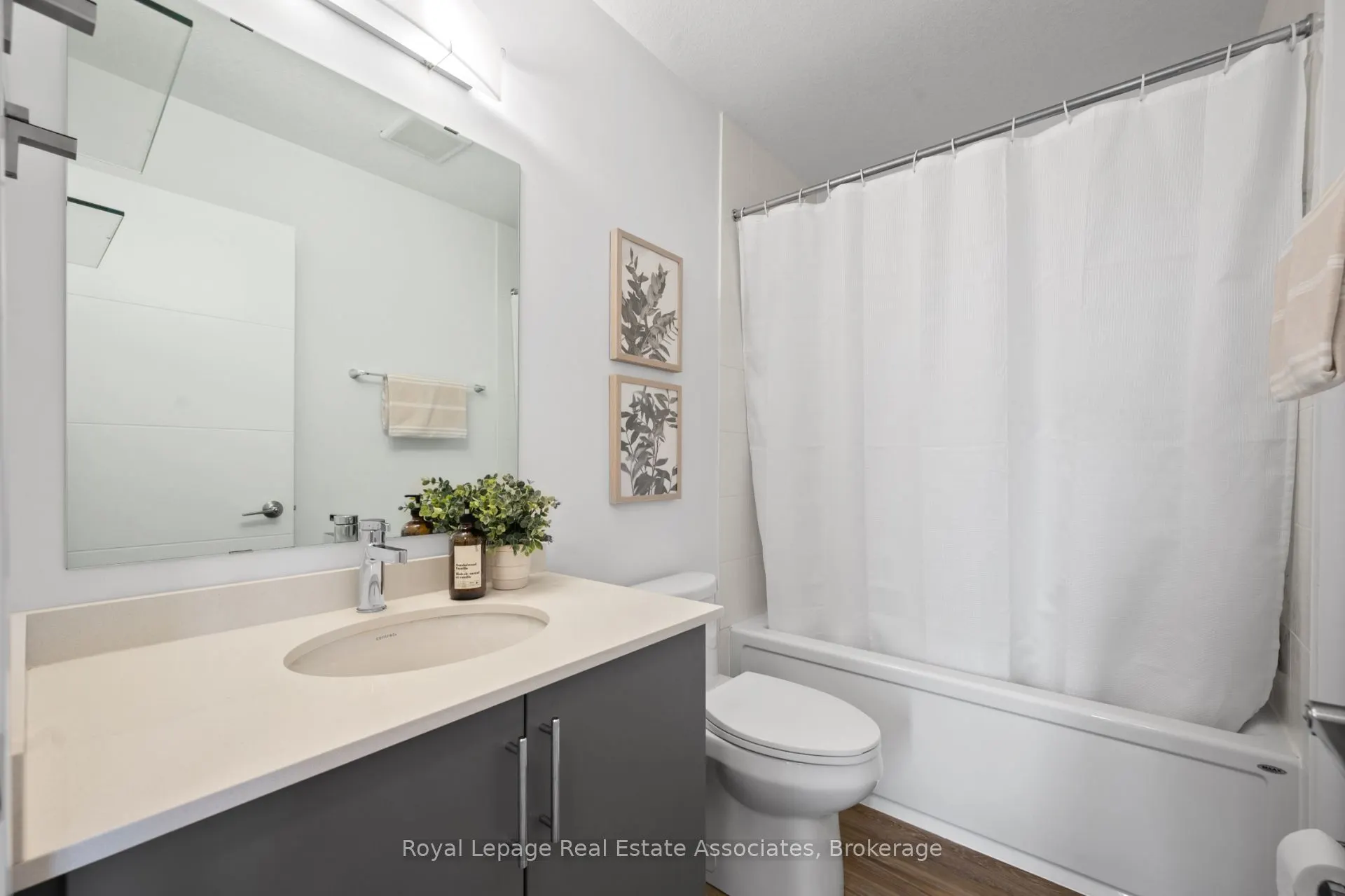 26 Steele Crescent, #24
