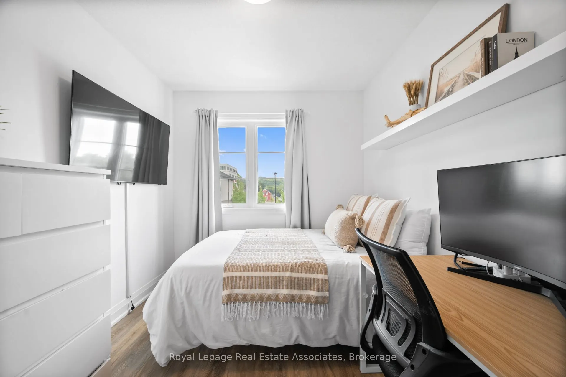 26 Steele Crescent, #24