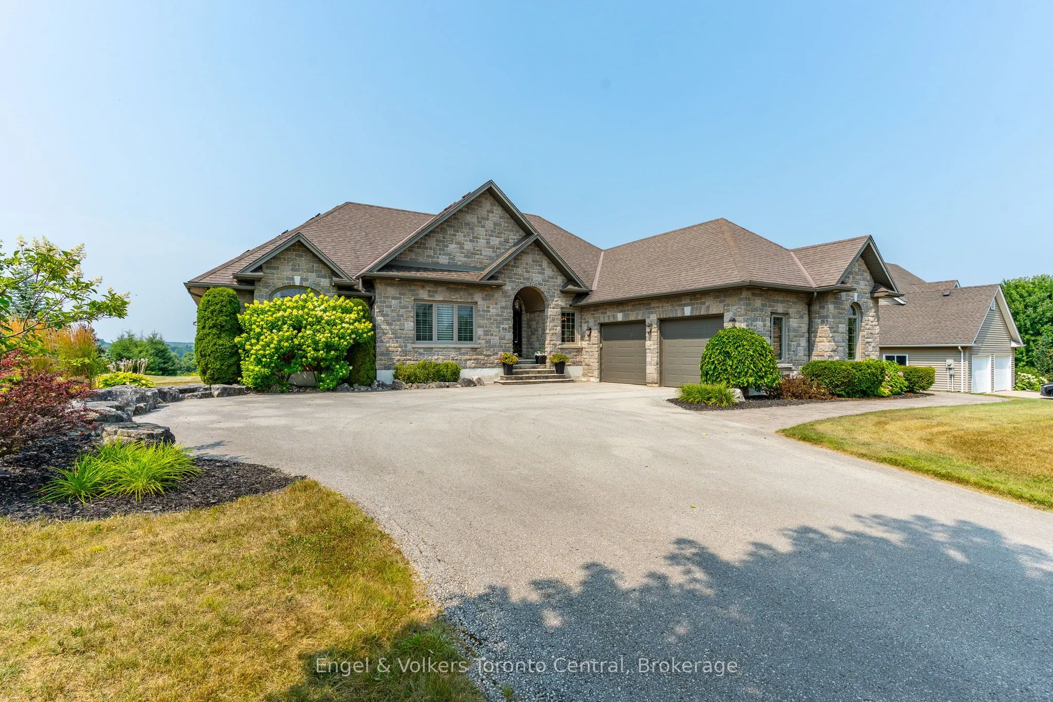 96 HEATHER LYNN Boulevard