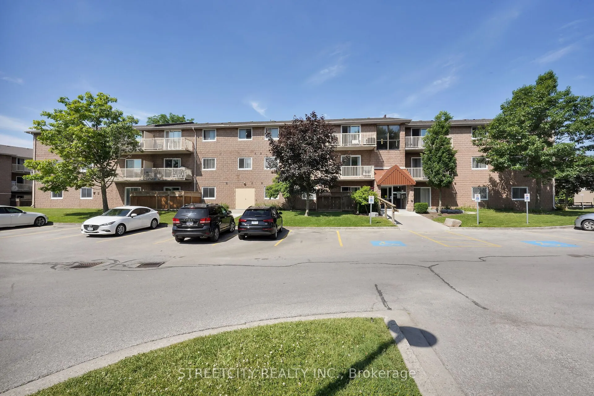1590 ERNEST Avenue, #206