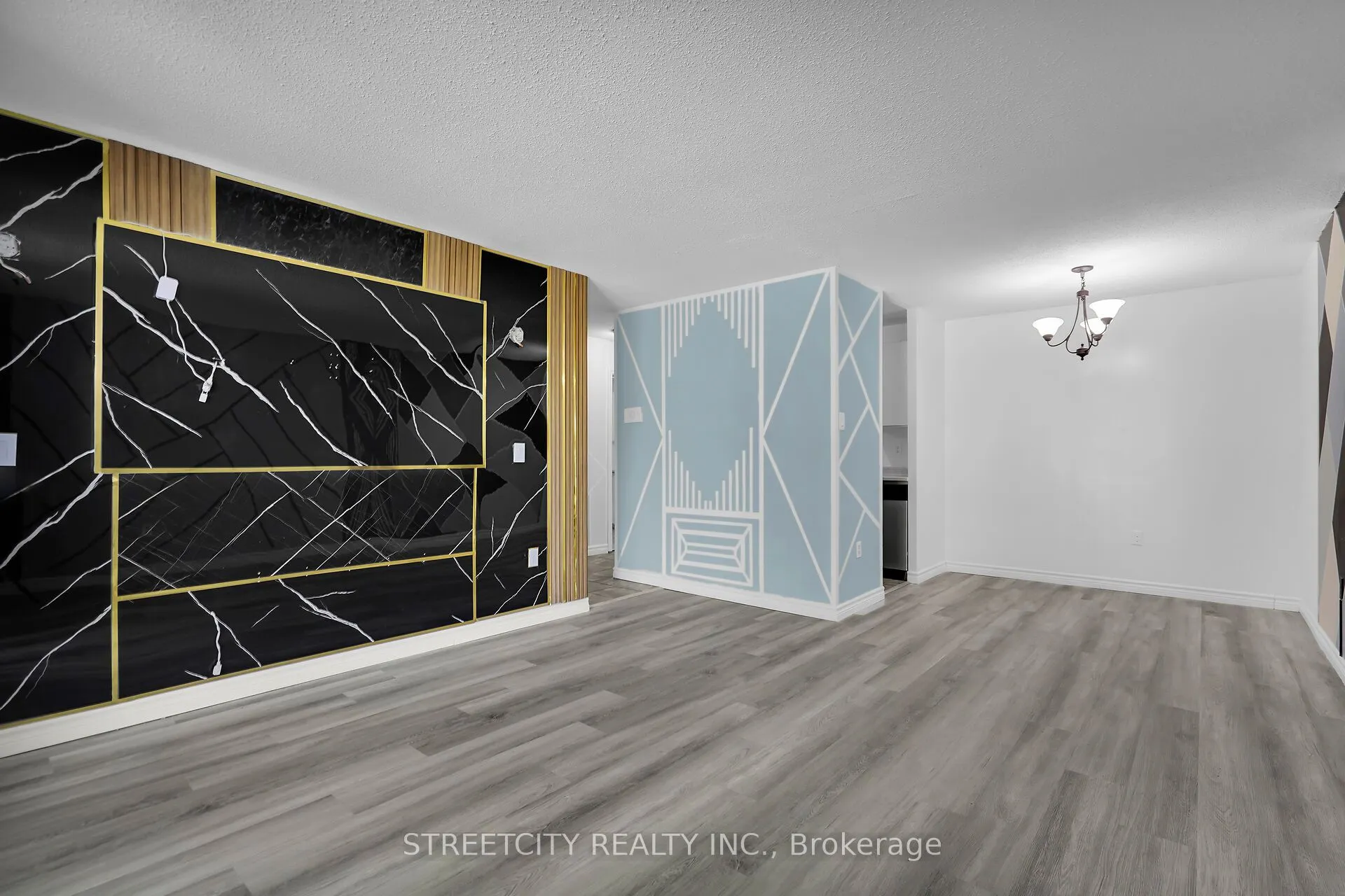 1590 ERNEST Avenue, #206