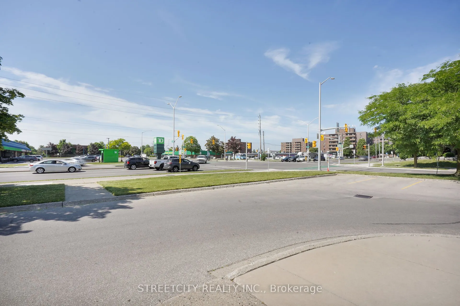 1590 ERNEST Avenue, #206
