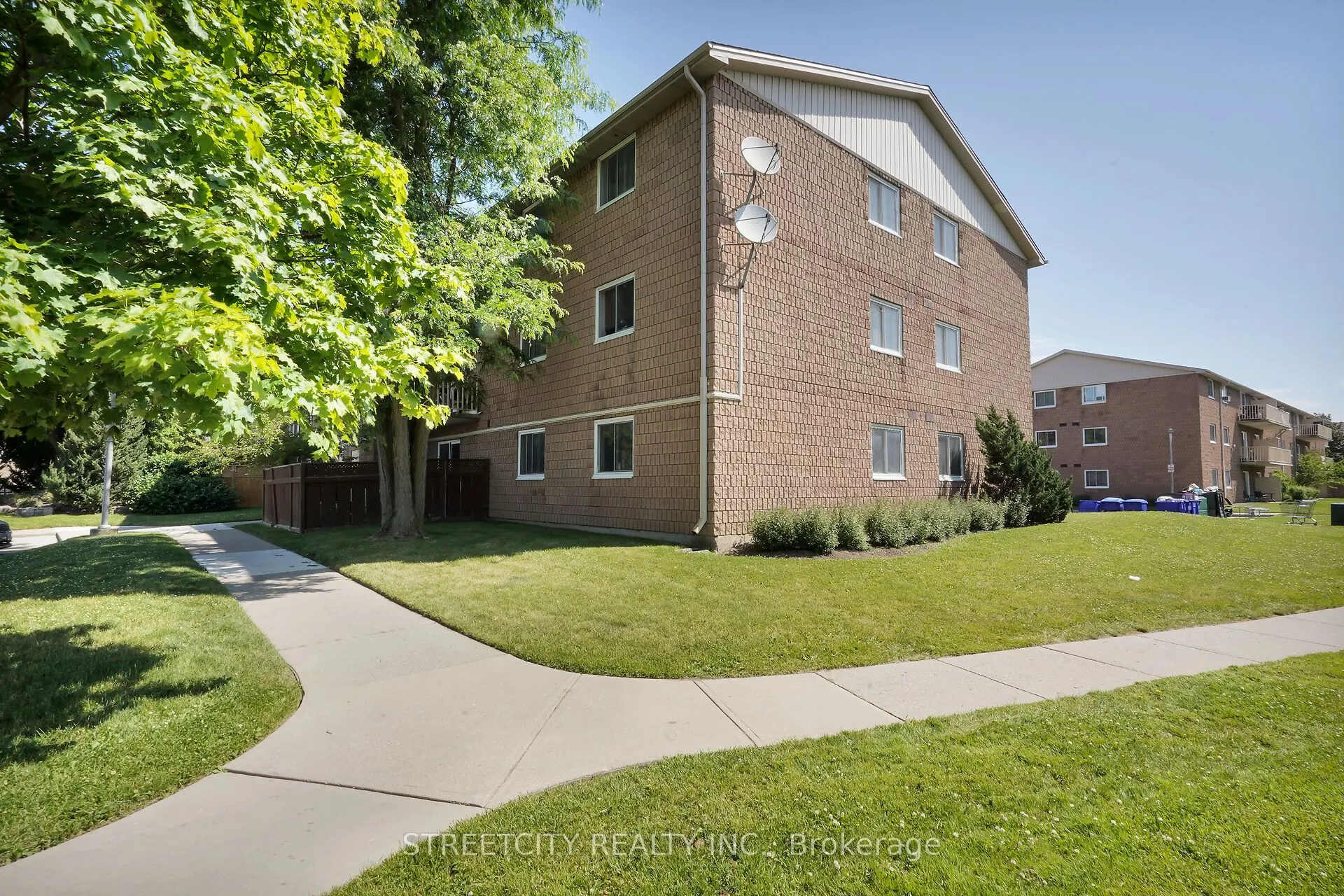 1590 ERNEST Avenue, #206