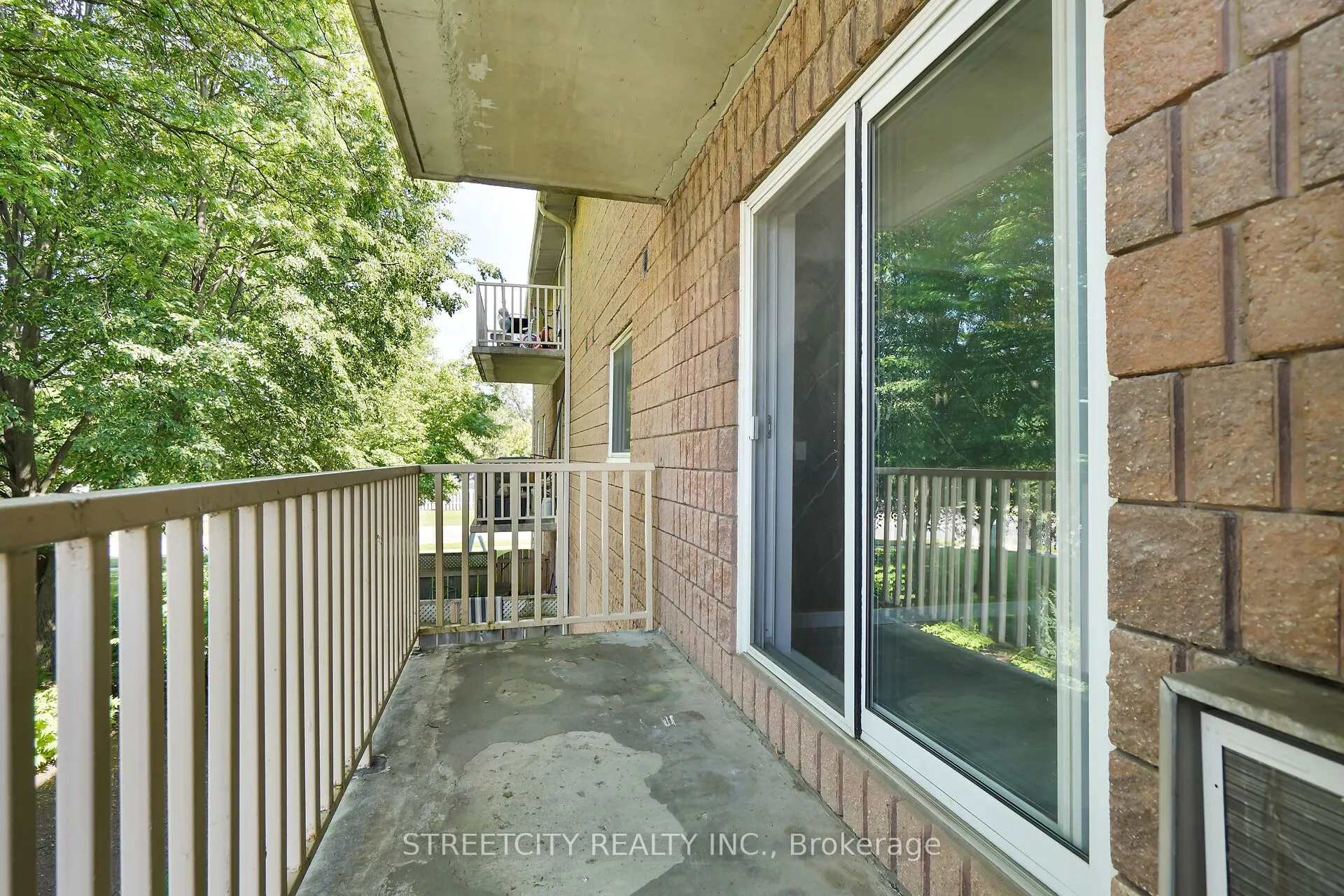 1590 ERNEST Avenue, #206