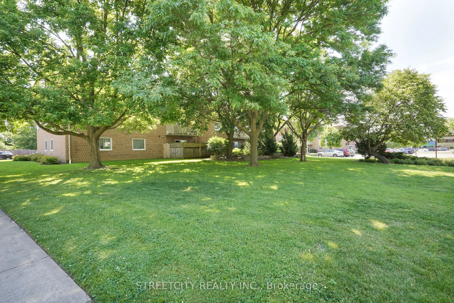 1590 ERNEST Avenue, #206