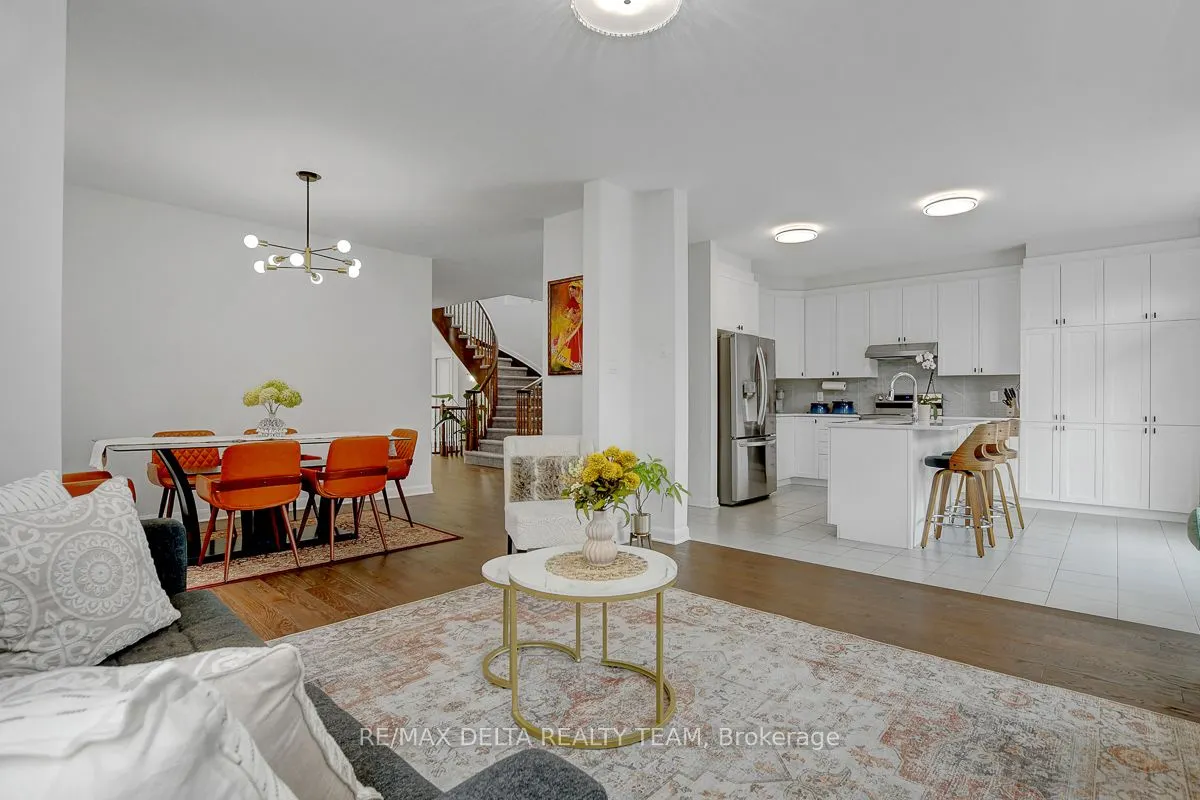 370 Aquaview Drive