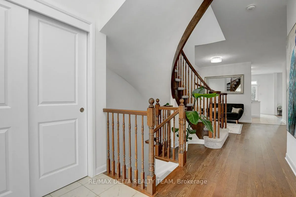 370 Aquaview Drive