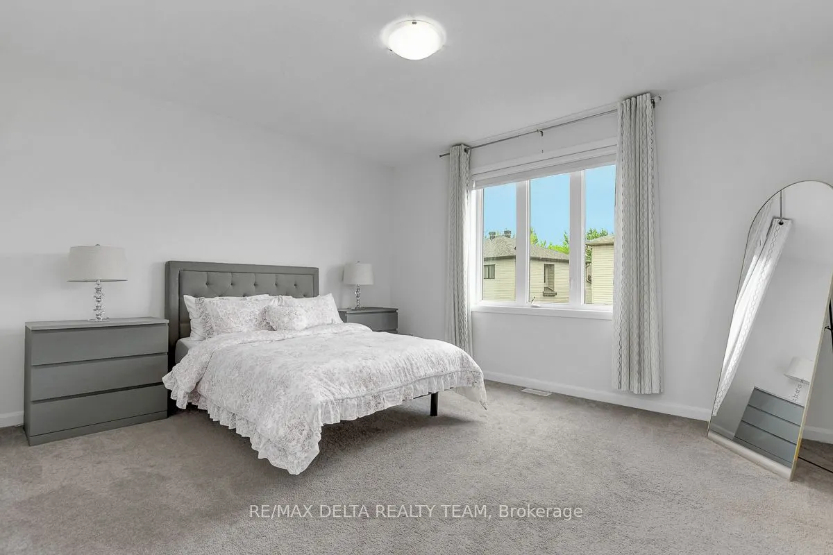 370 Aquaview Drive
