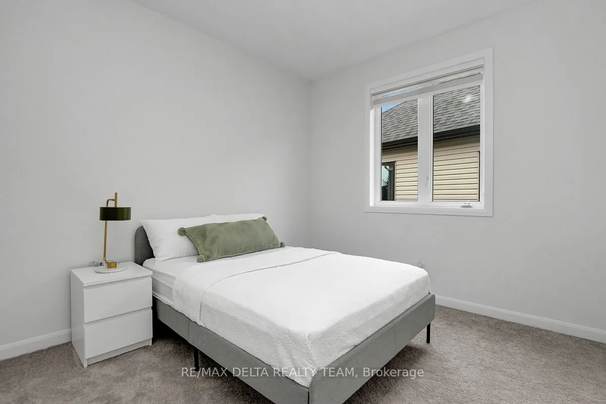 370 Aquaview Drive