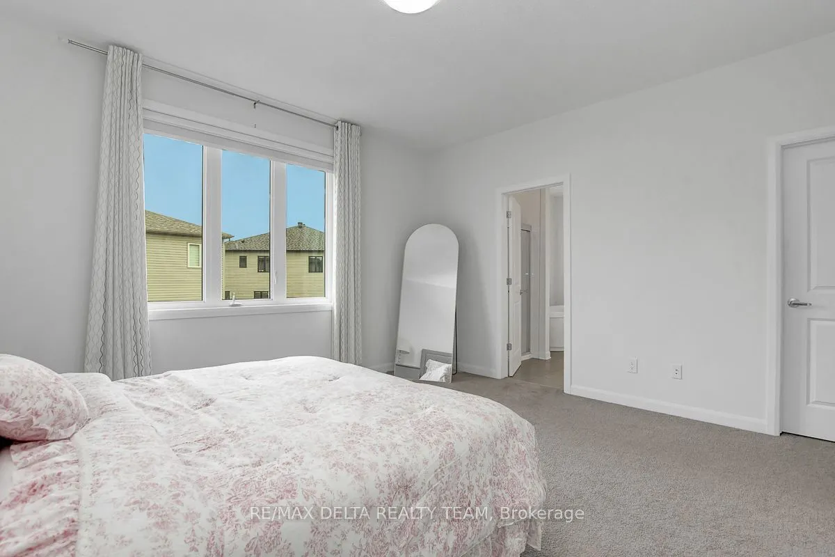 370 Aquaview Drive