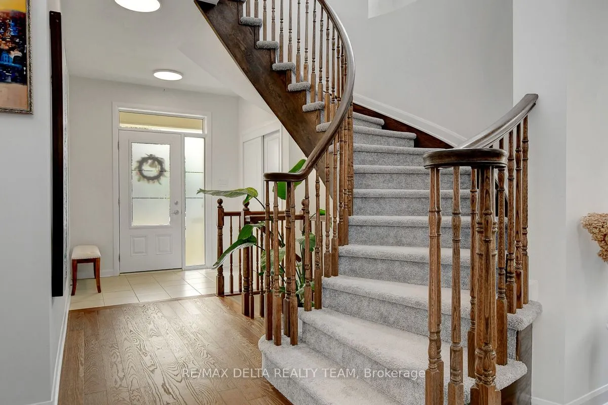 370 Aquaview Drive