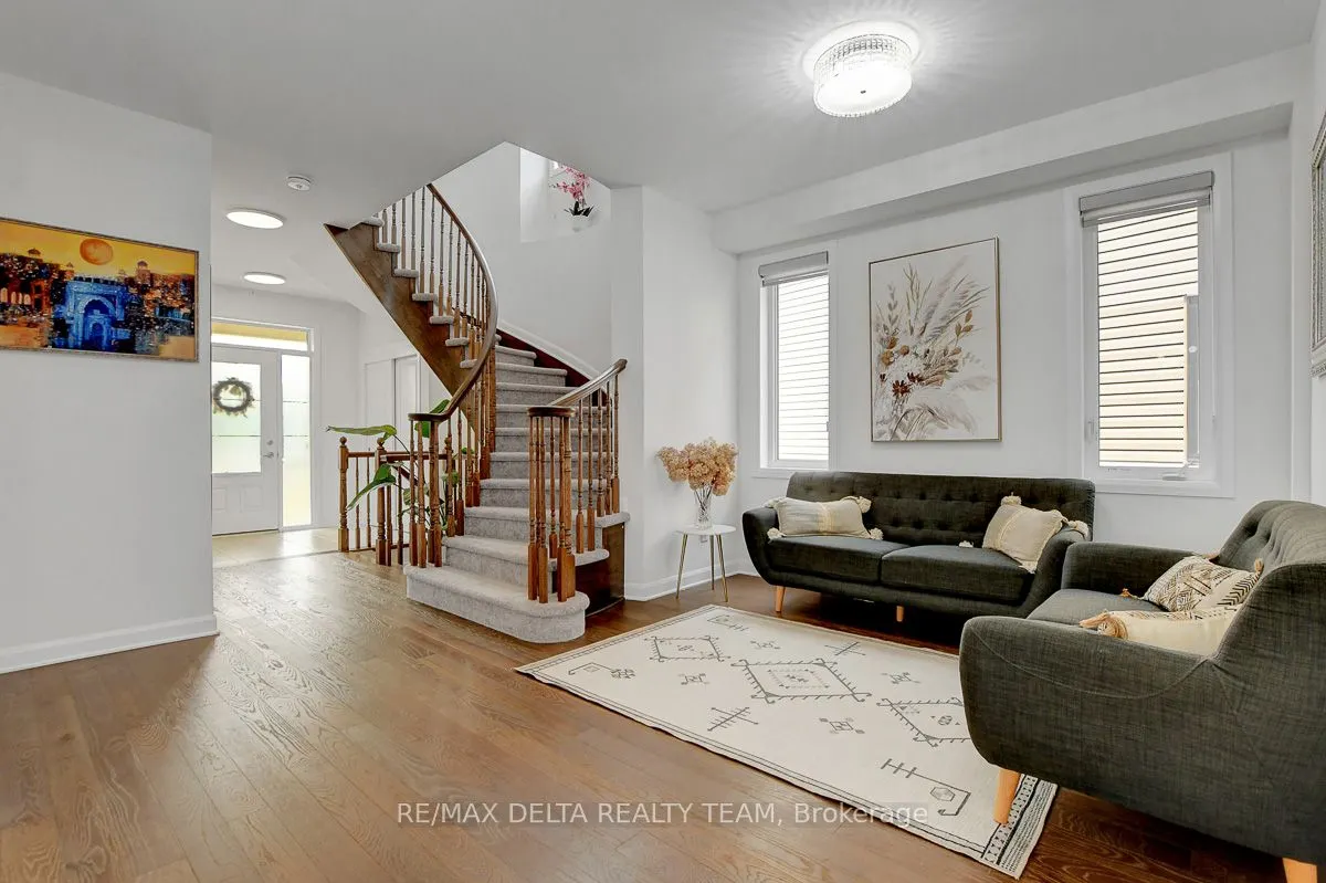 370 Aquaview Drive