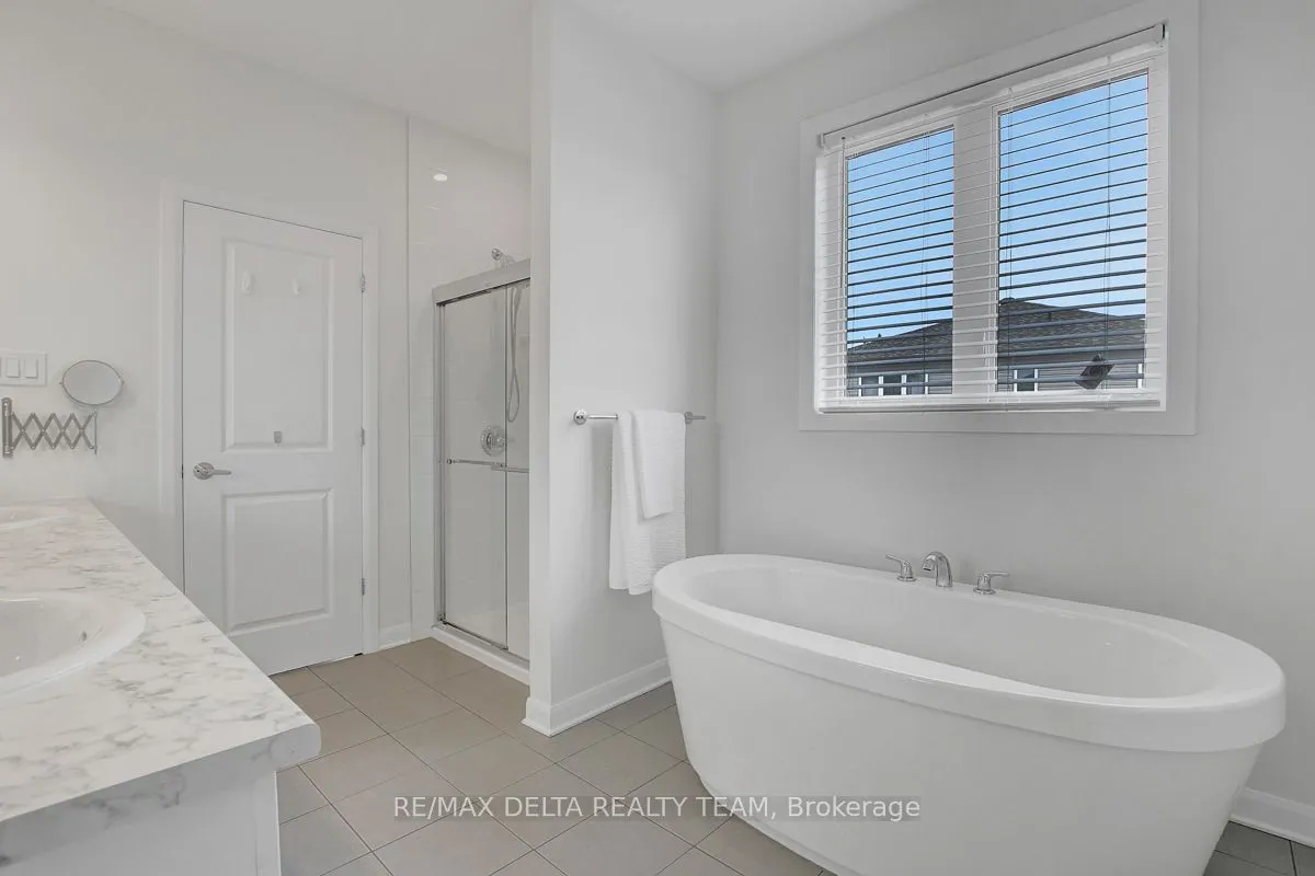 370 Aquaview Drive