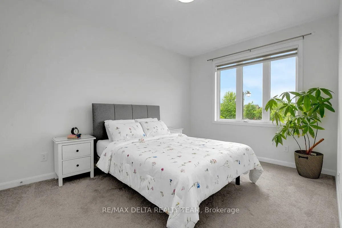 370 Aquaview Drive