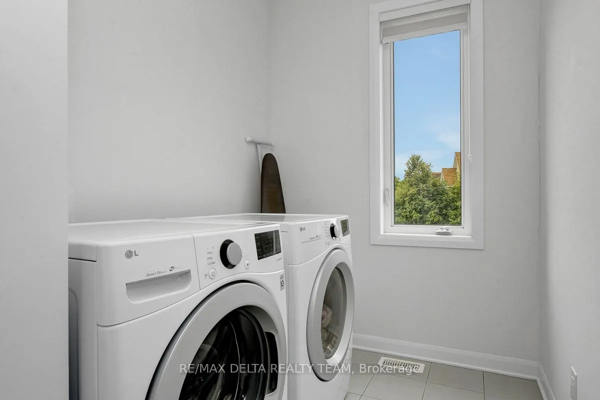370 Aquaview Drive