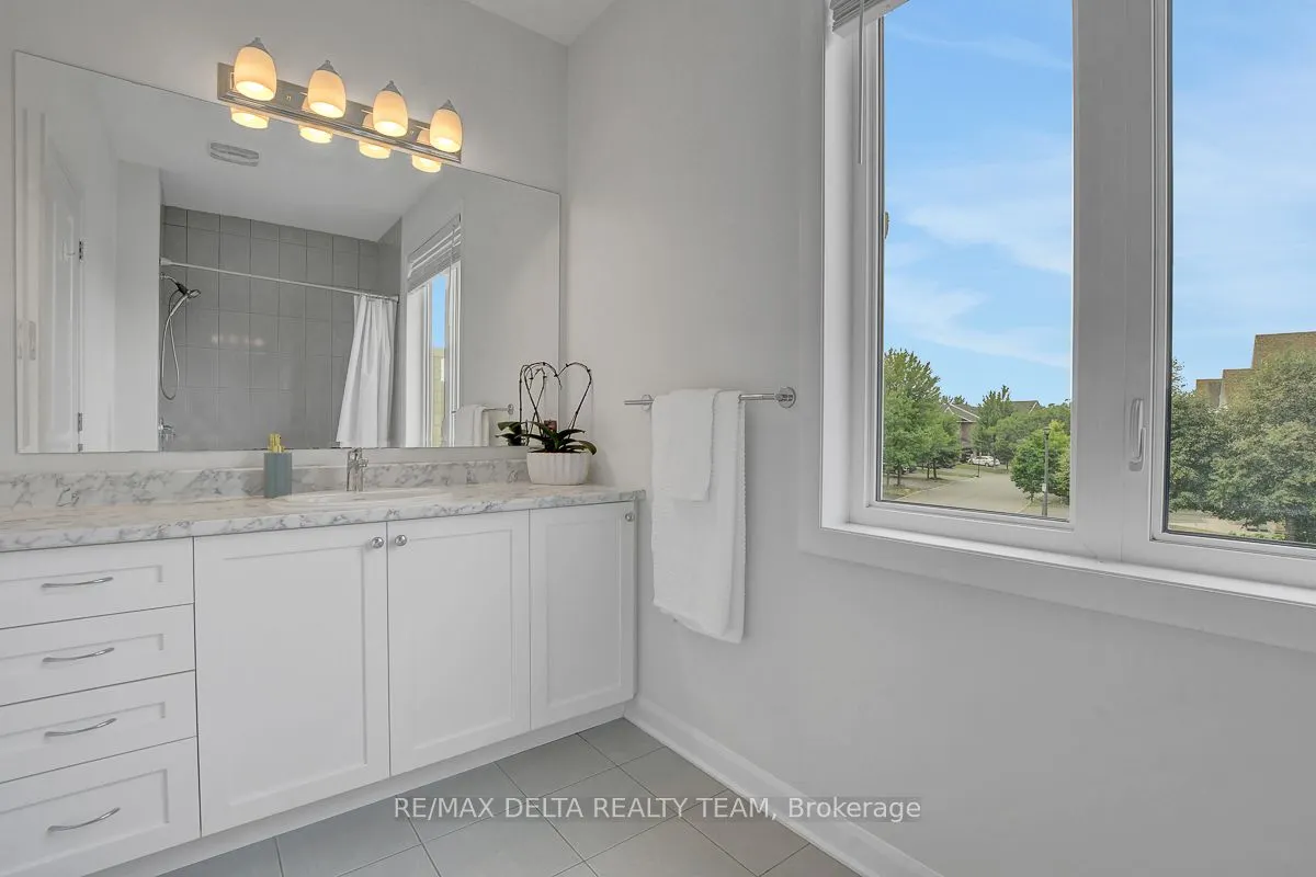 370 Aquaview Drive