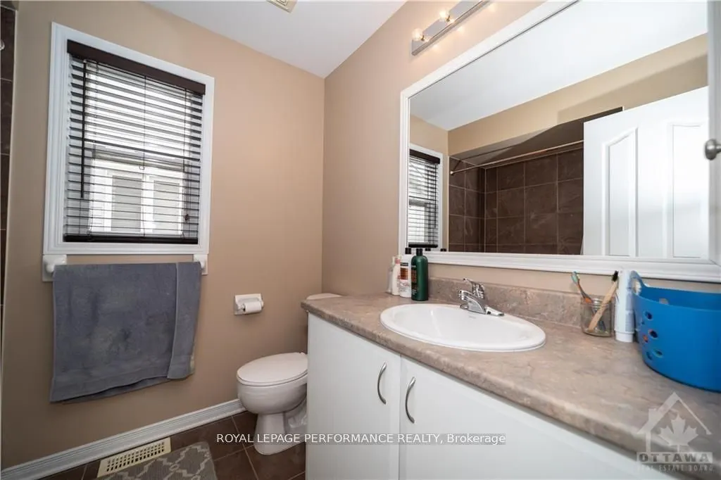 2363 Glandriel Crescent