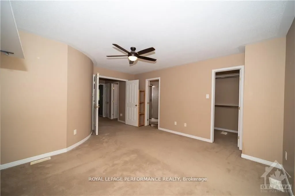 2363 Glandriel Crescent