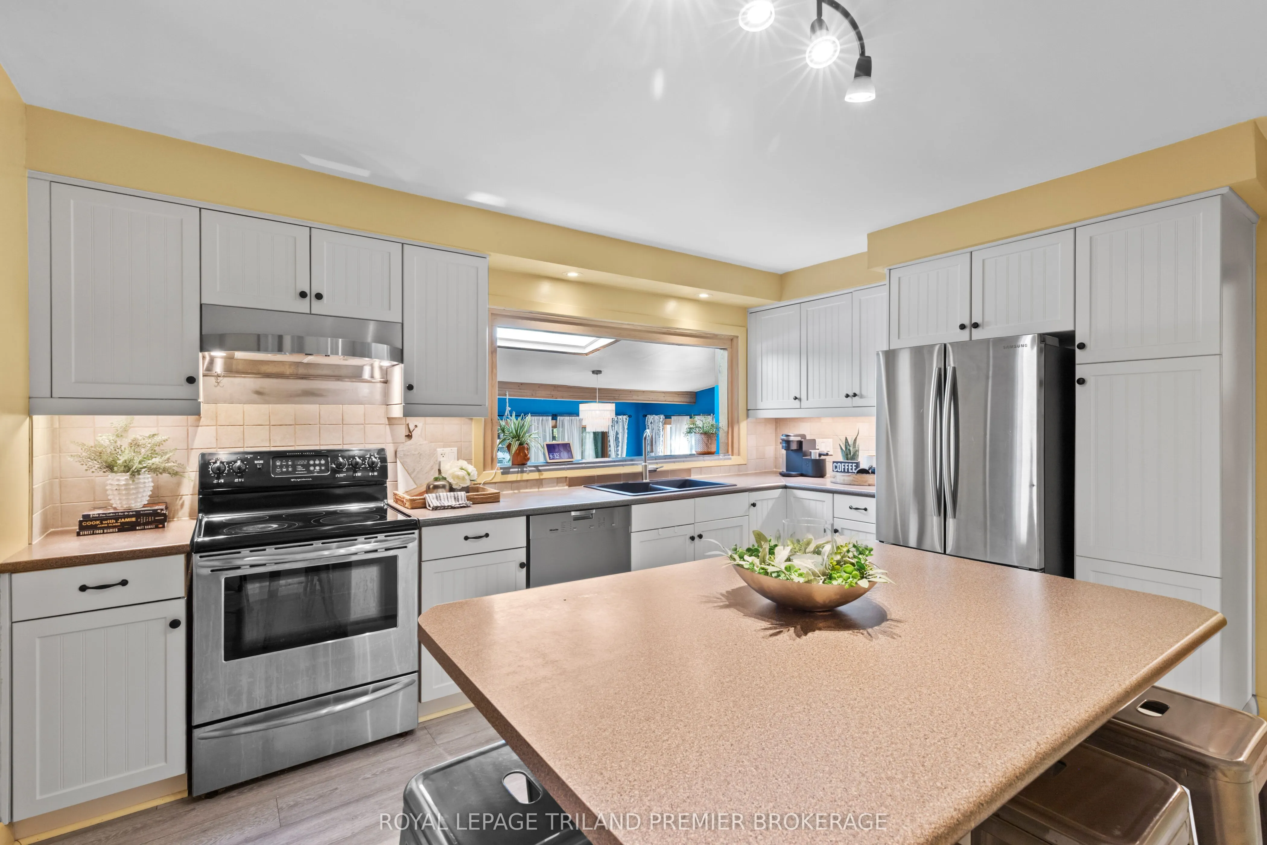 28 Elworthy Avenue