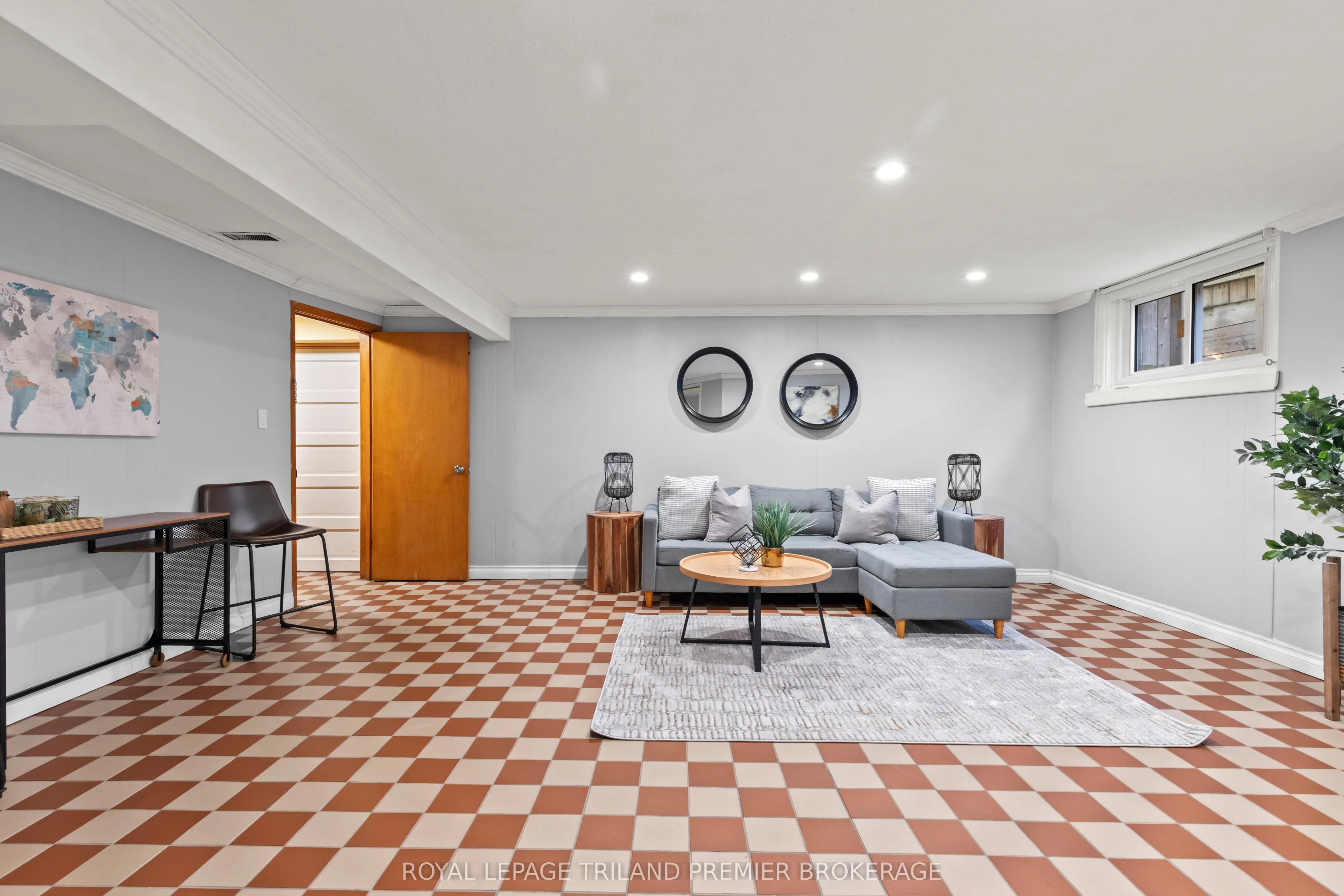 28 Elworthy Avenue