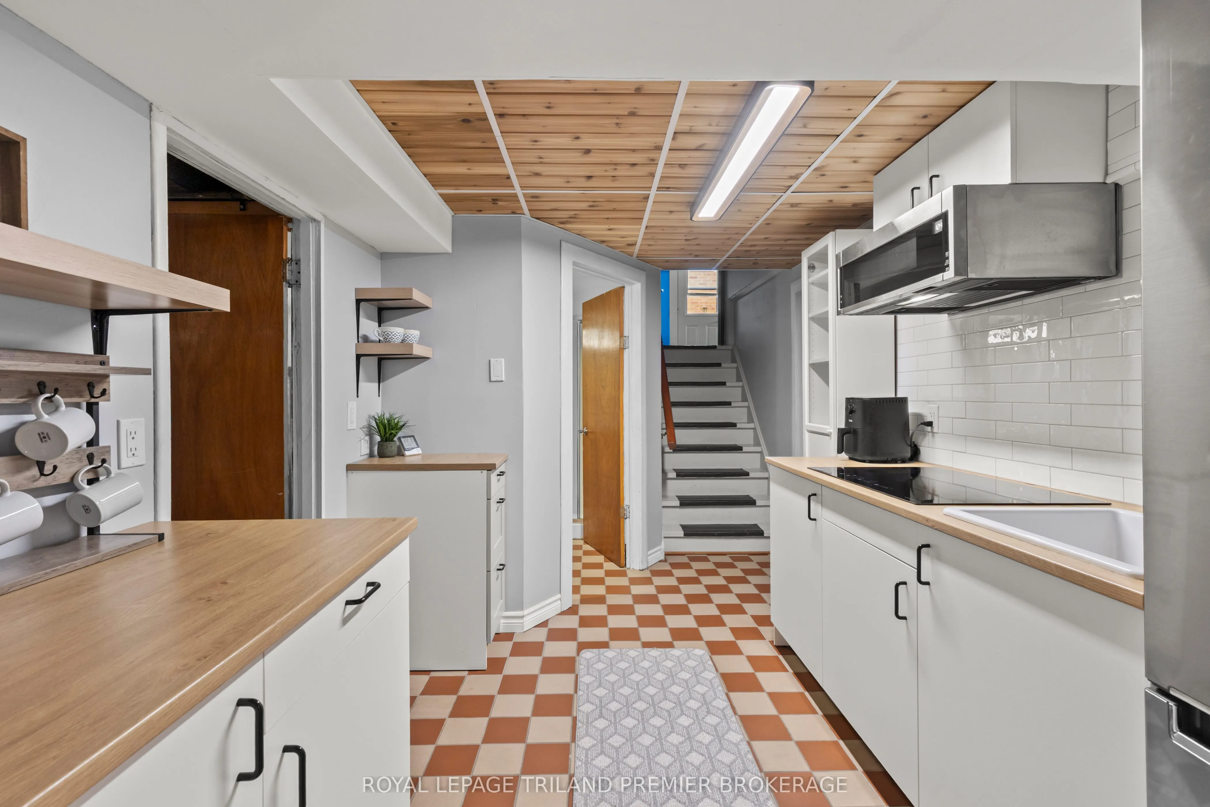 28 Elworthy Avenue