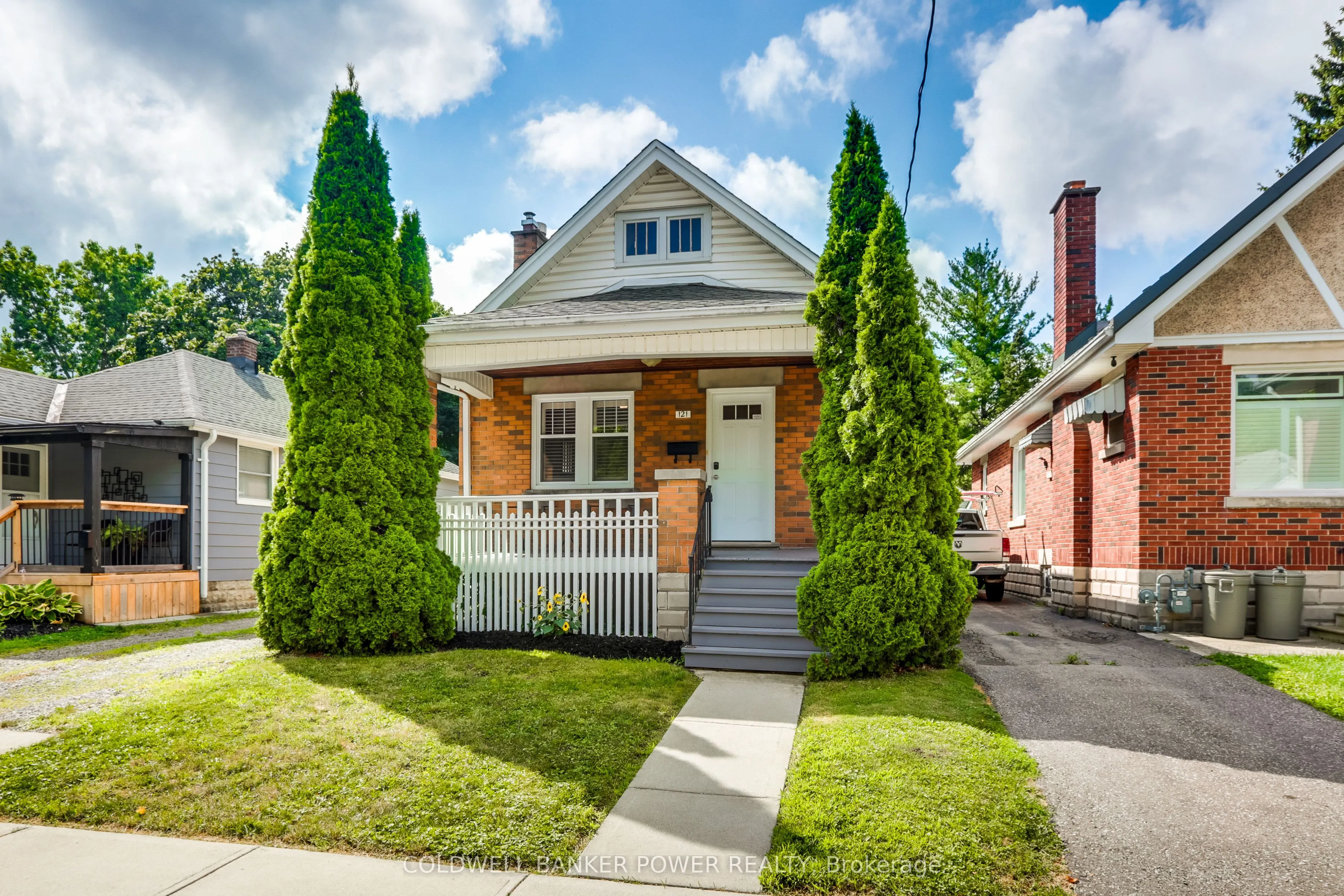 121 Emery Street E