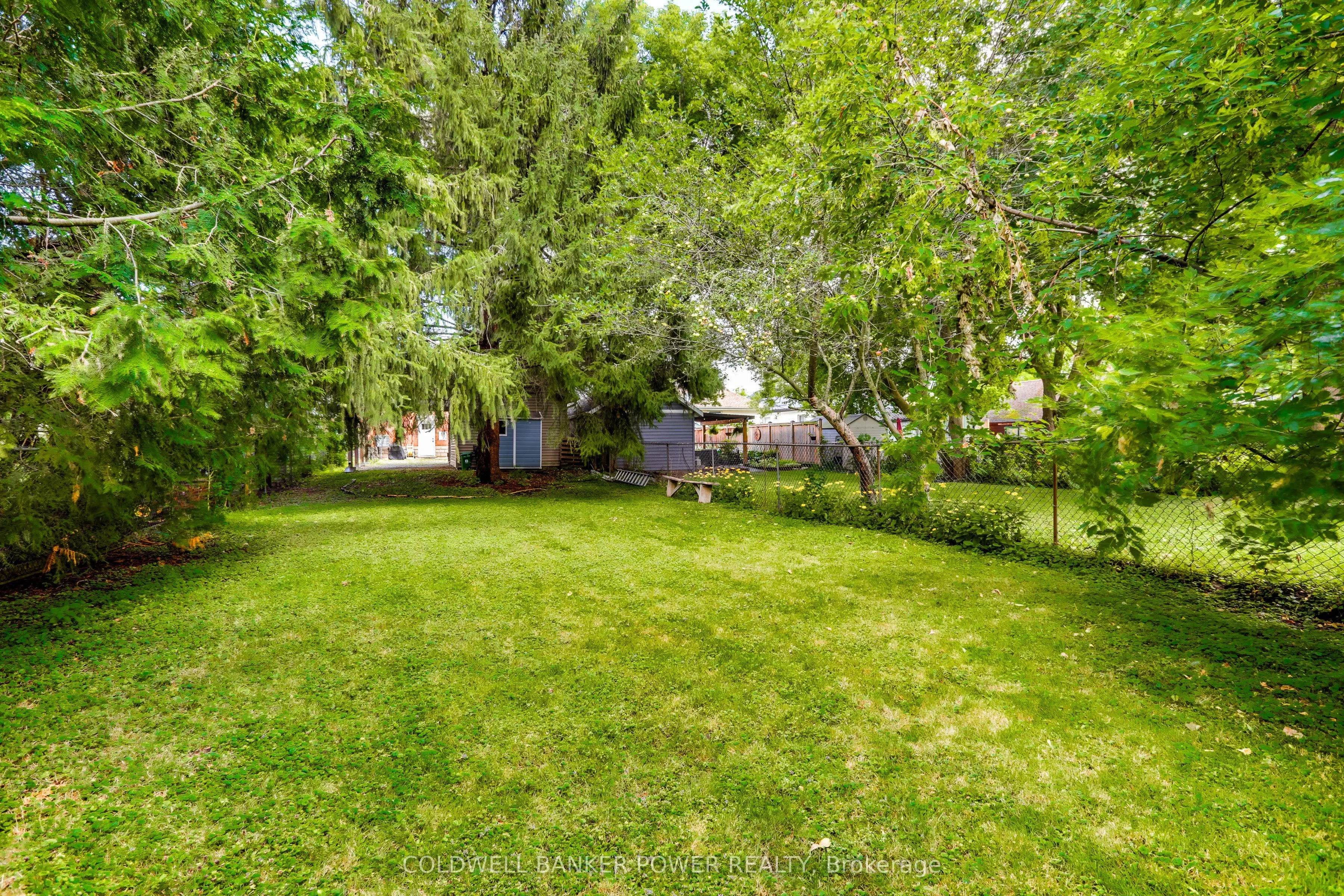 121 Emery Street E
