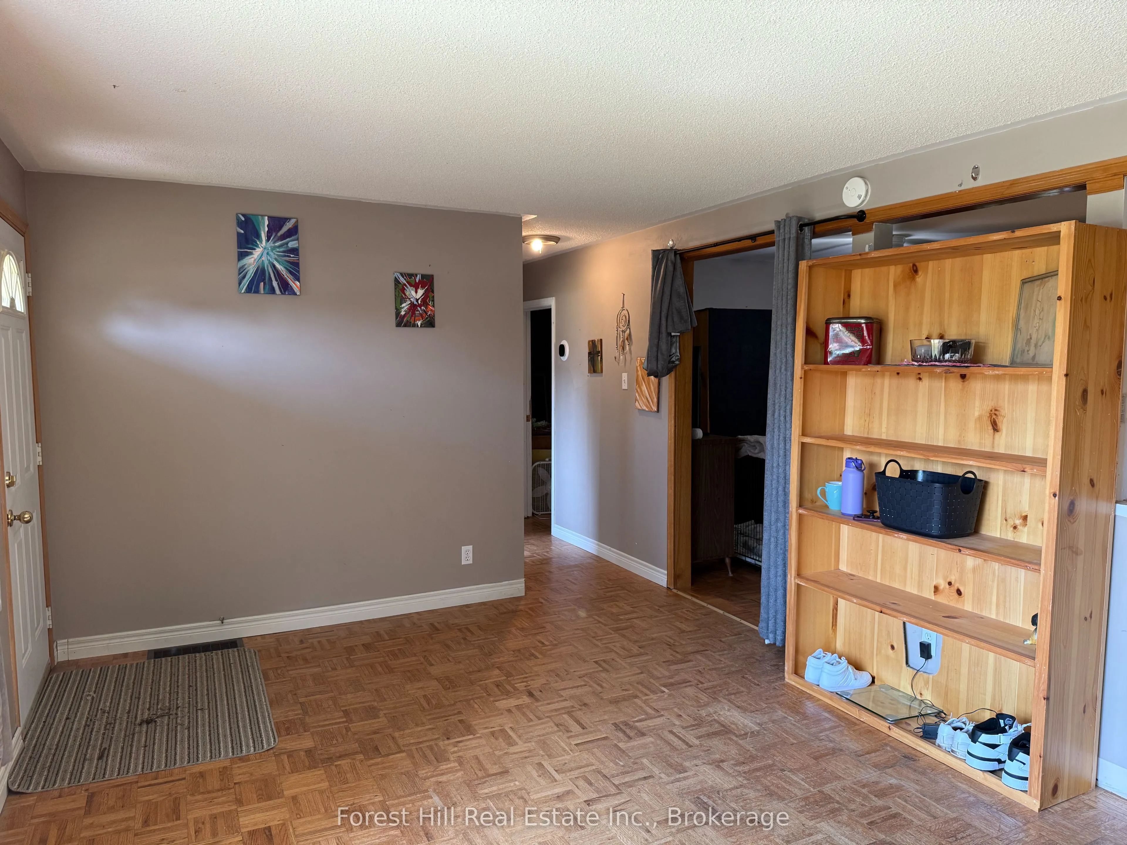 502 Sweezy Street W