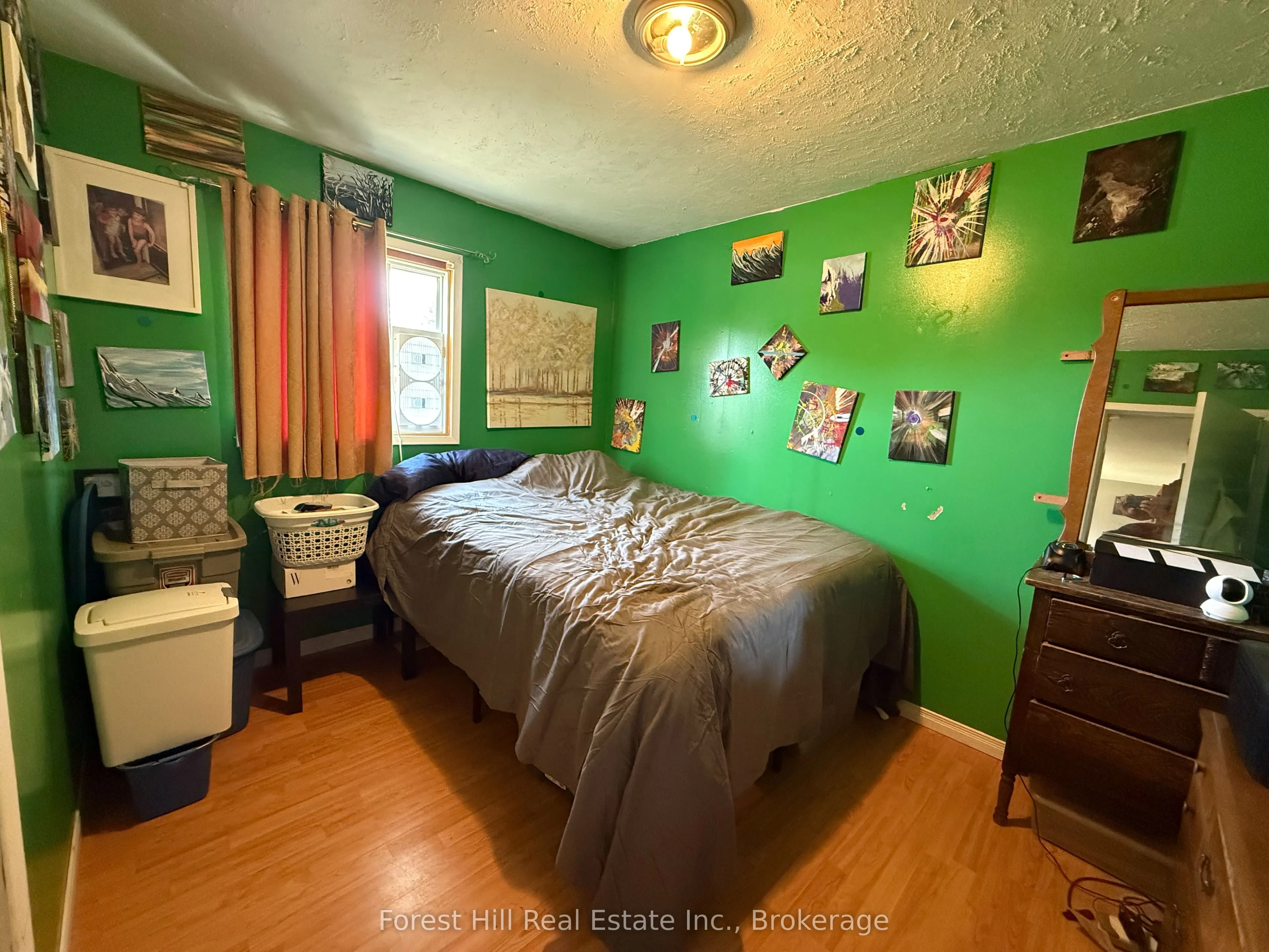 502 Sweezy Street W