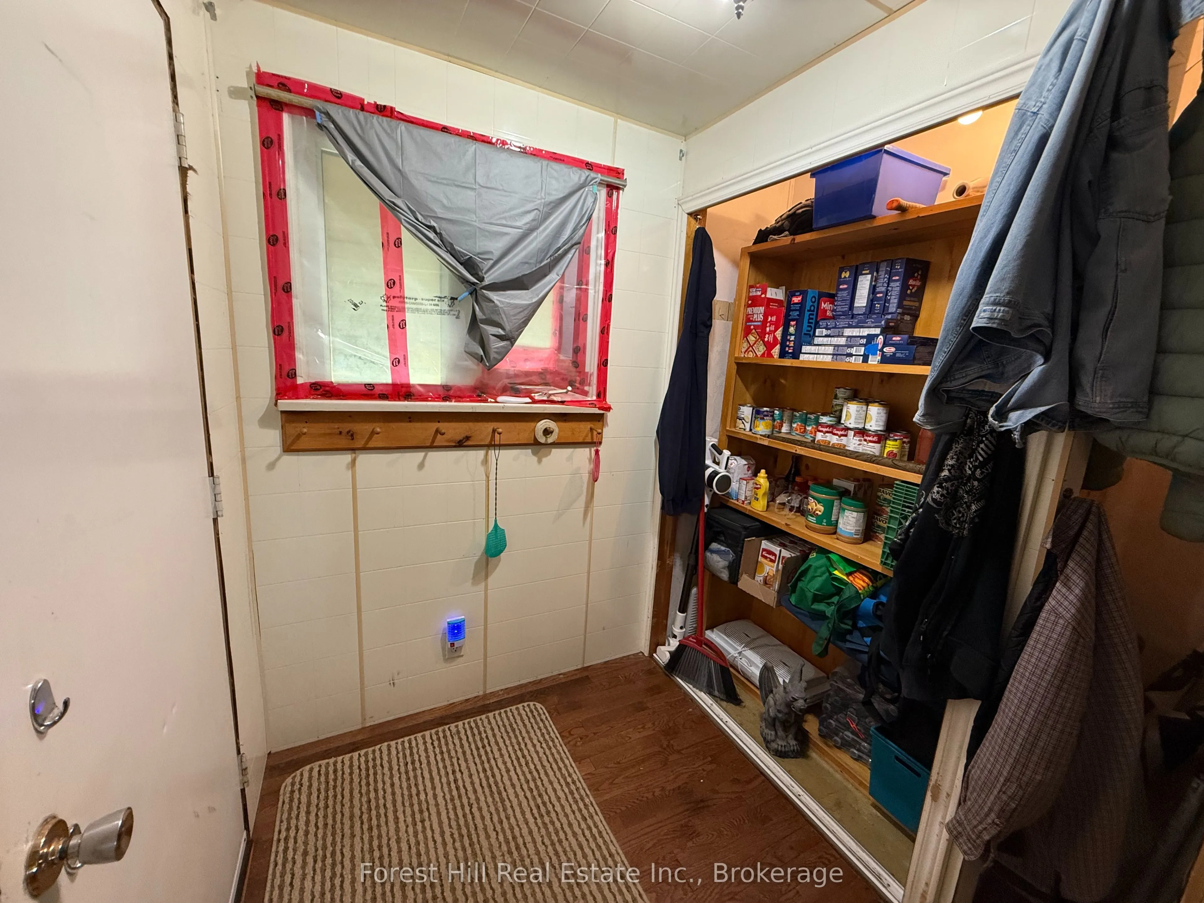 502 Sweezy Street W