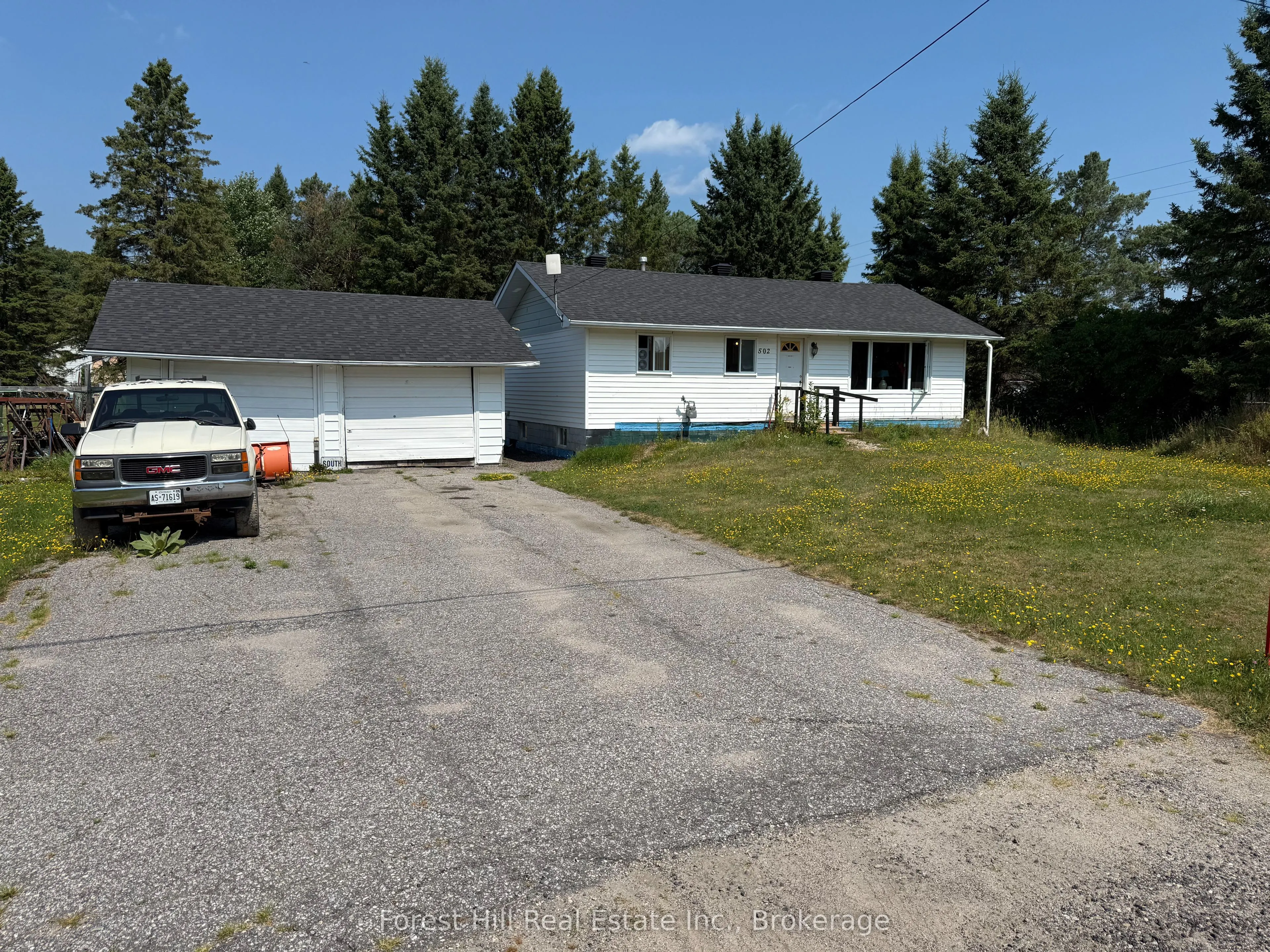 502 Sweezy Street W