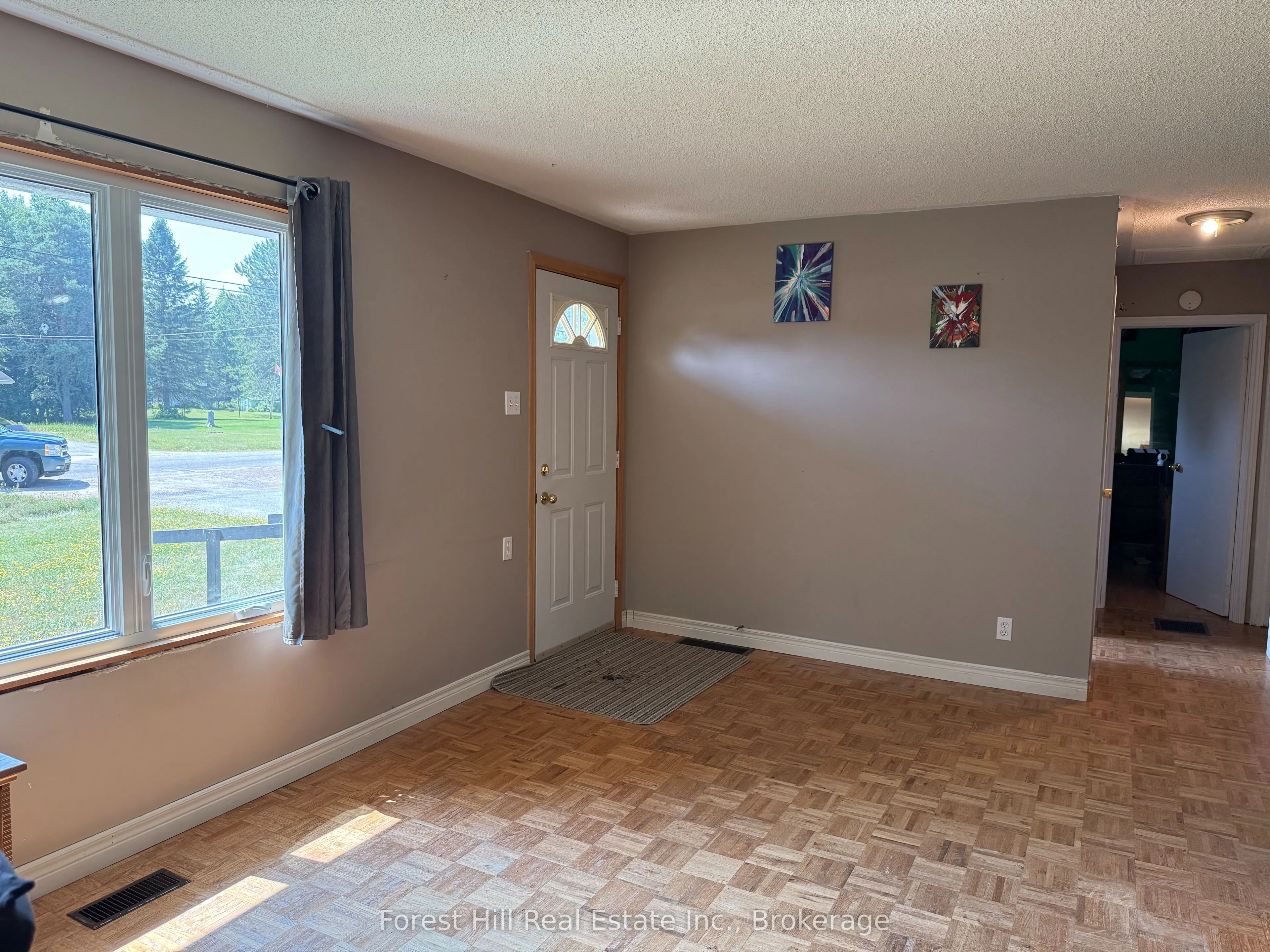 502 Sweezy Street W
