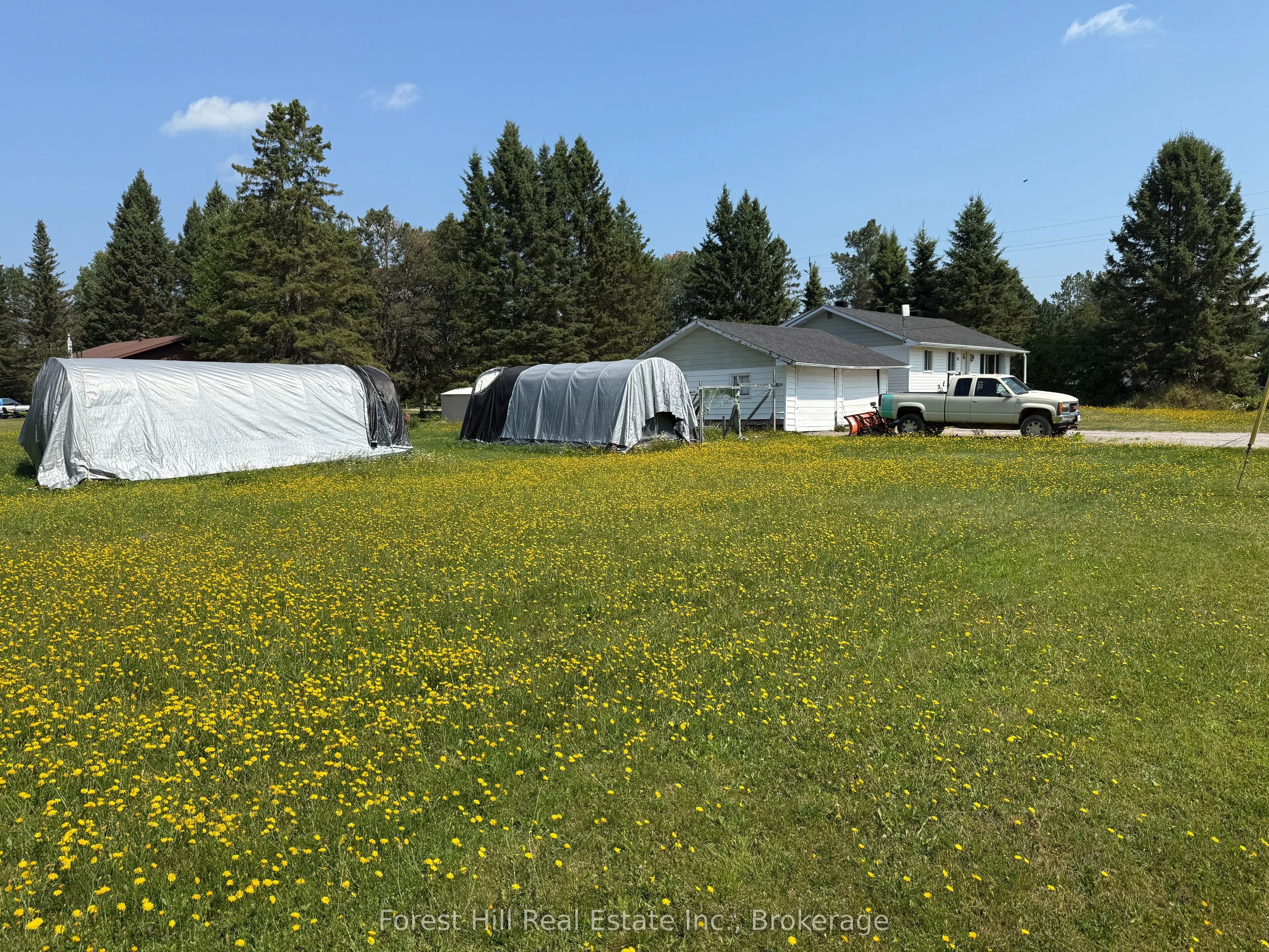 502 Sweezy Street W