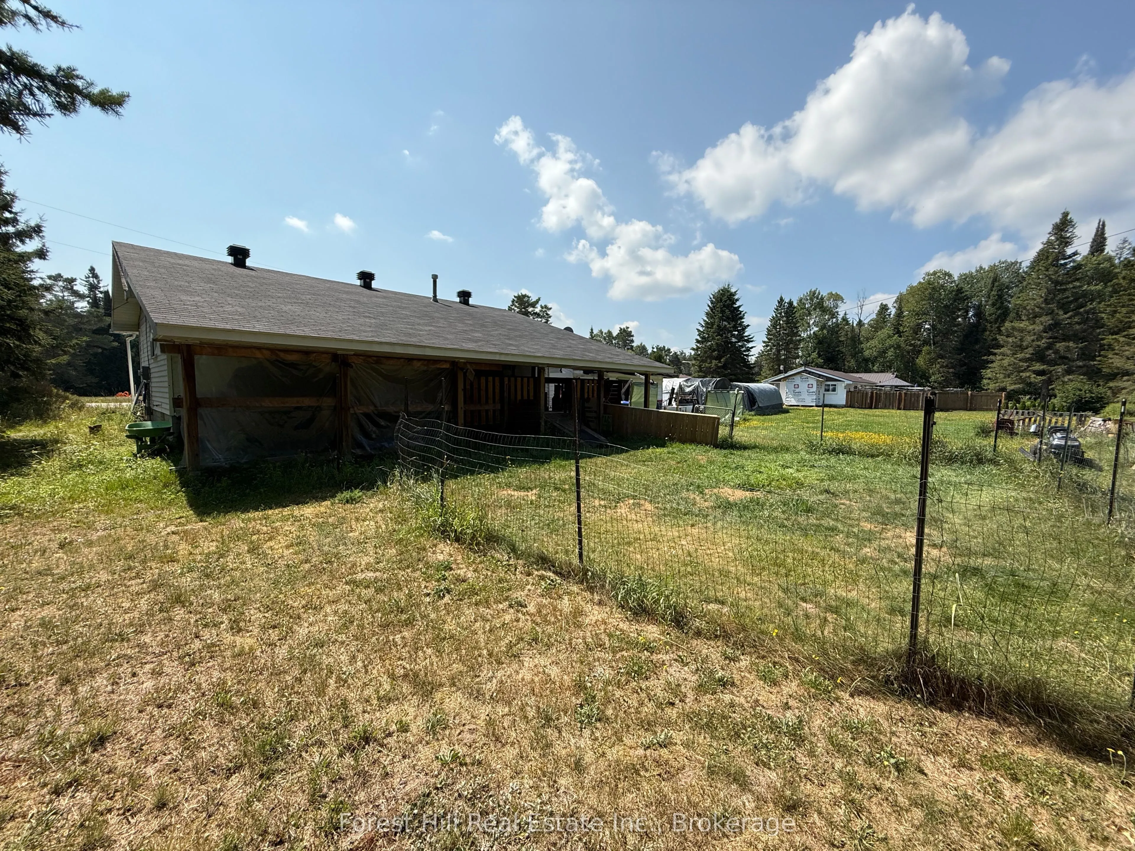 502 Sweezy Street W
