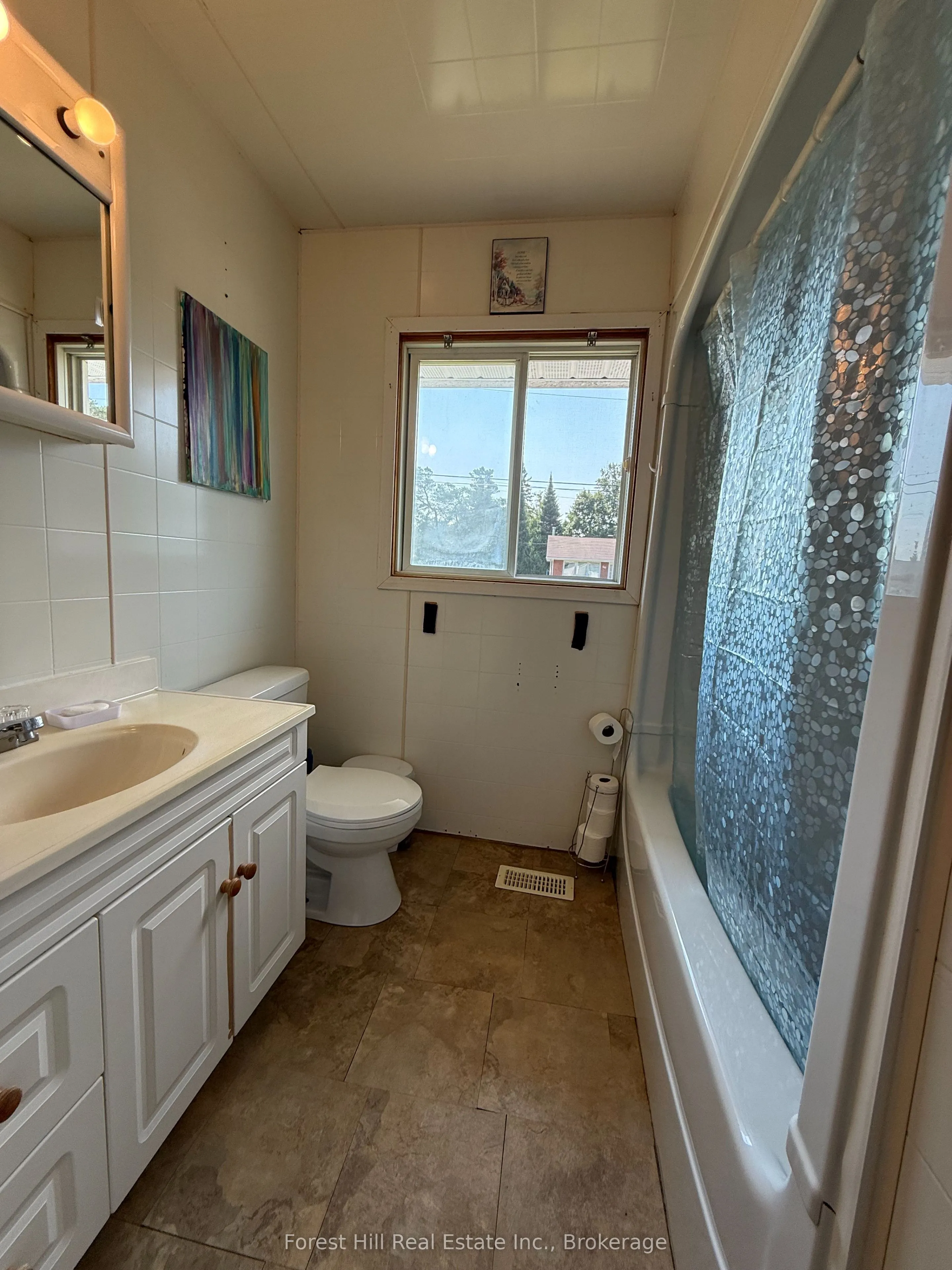 502 Sweezy Street W