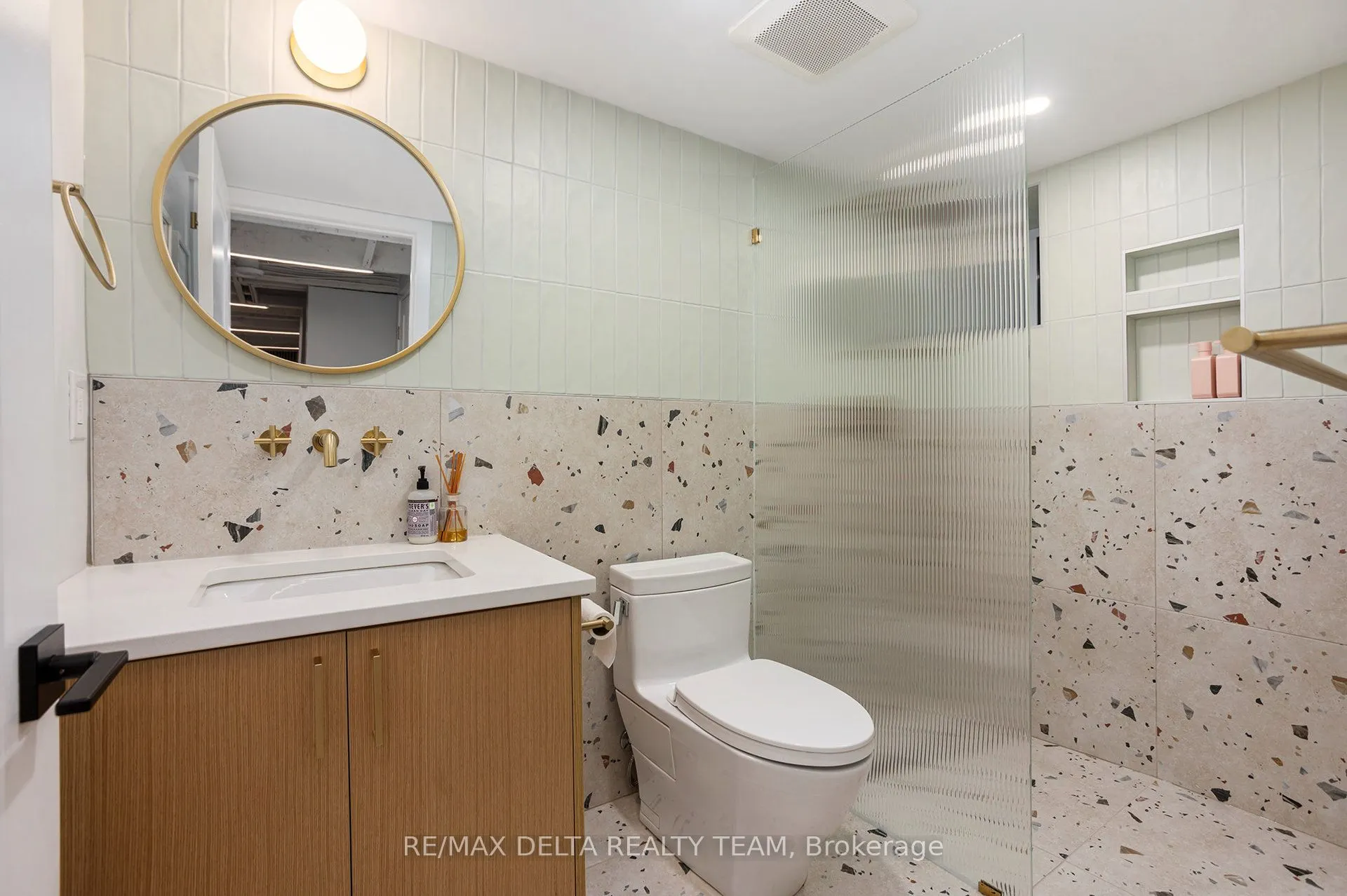 44 Renfrew Avenue