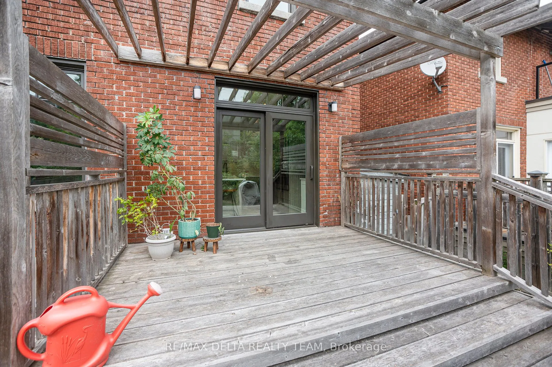 44 Renfrew Avenue